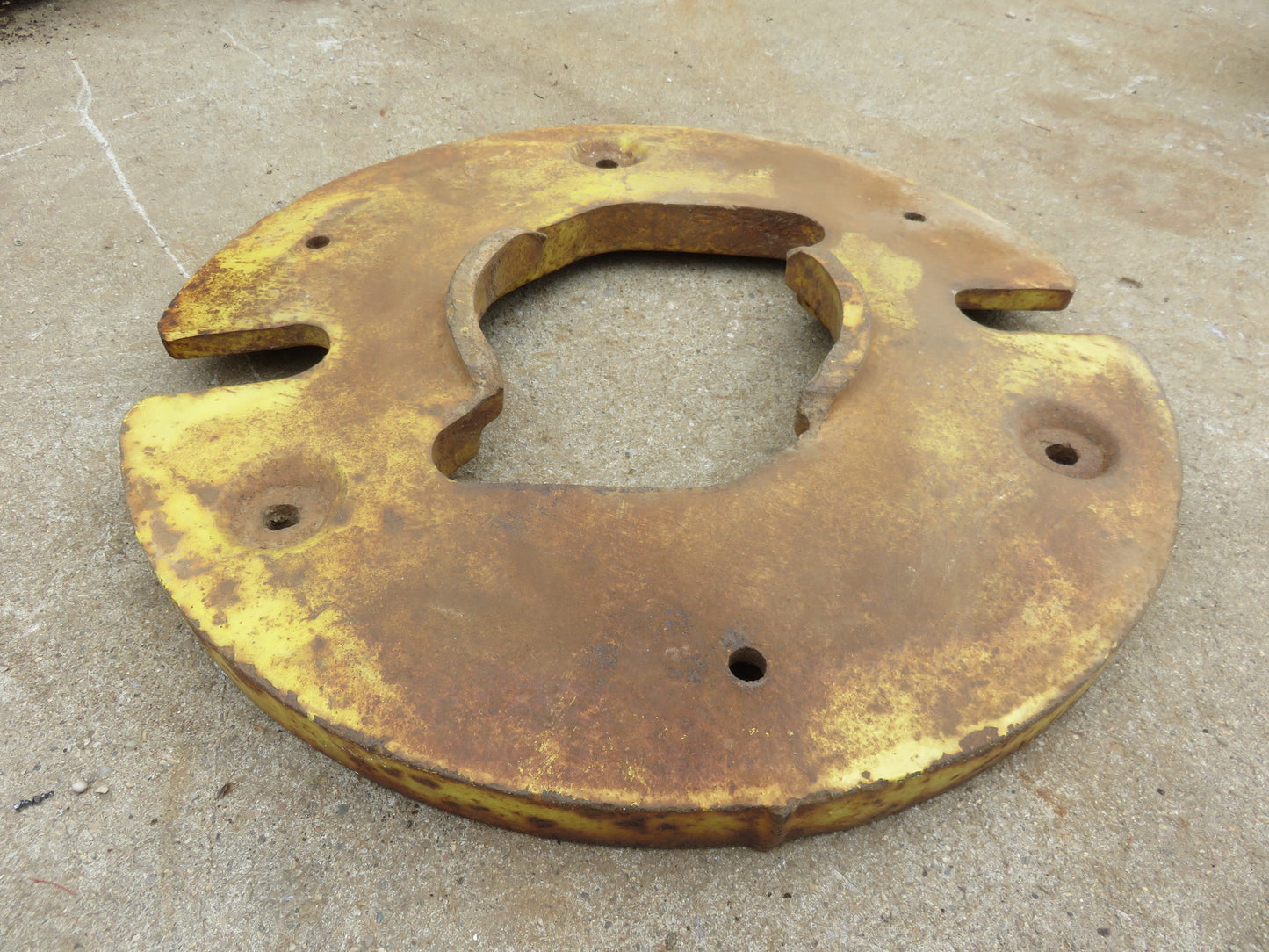 A3404R John Deere Rear Wheel Weight For 50, 60, 70, 80, 520, 620, 720, 820, 530, 630, 730, 830