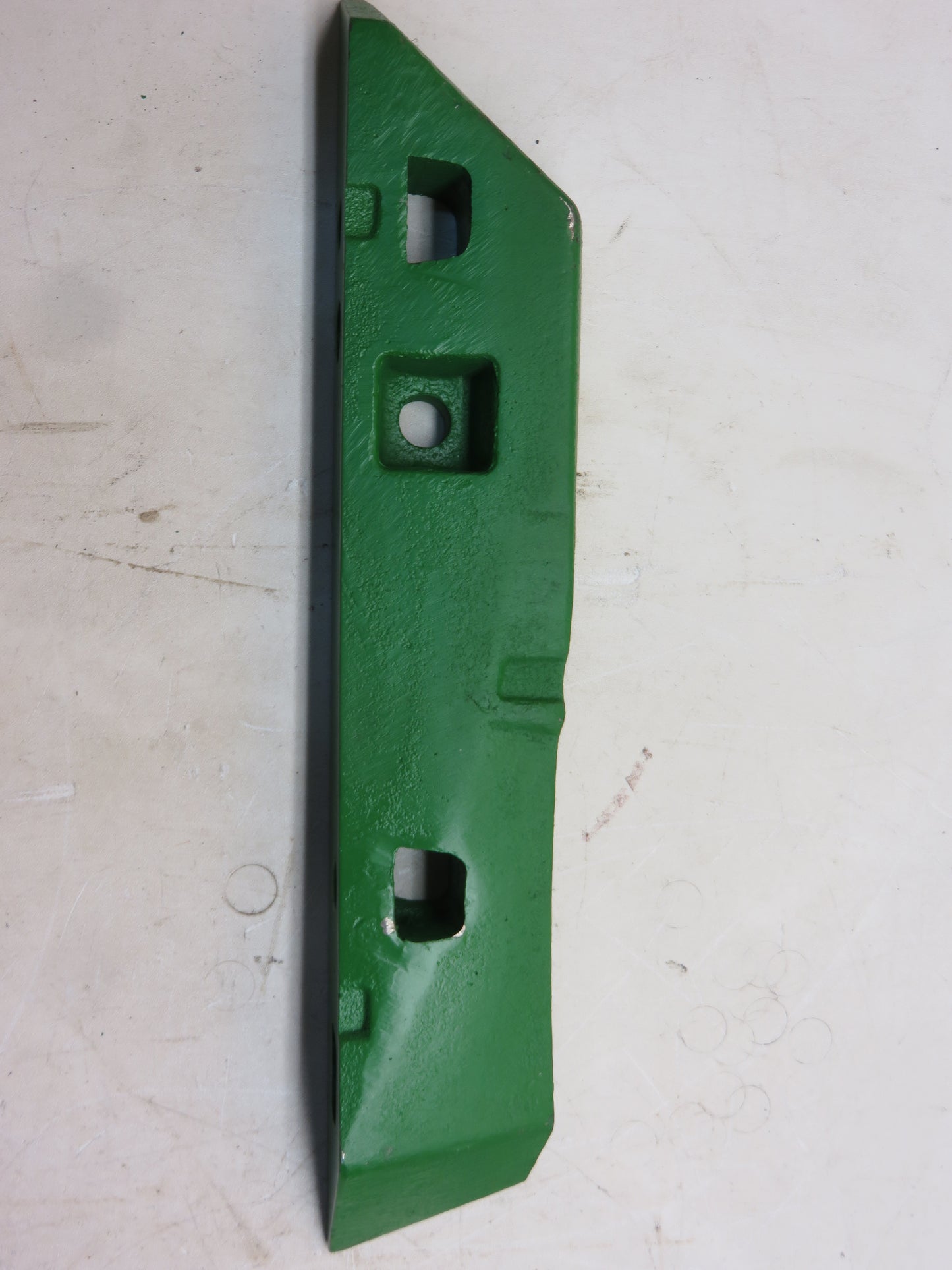 R39512 John Deere Right Hand Sway Block For 2510, 2520, 3020, 4000, 4020