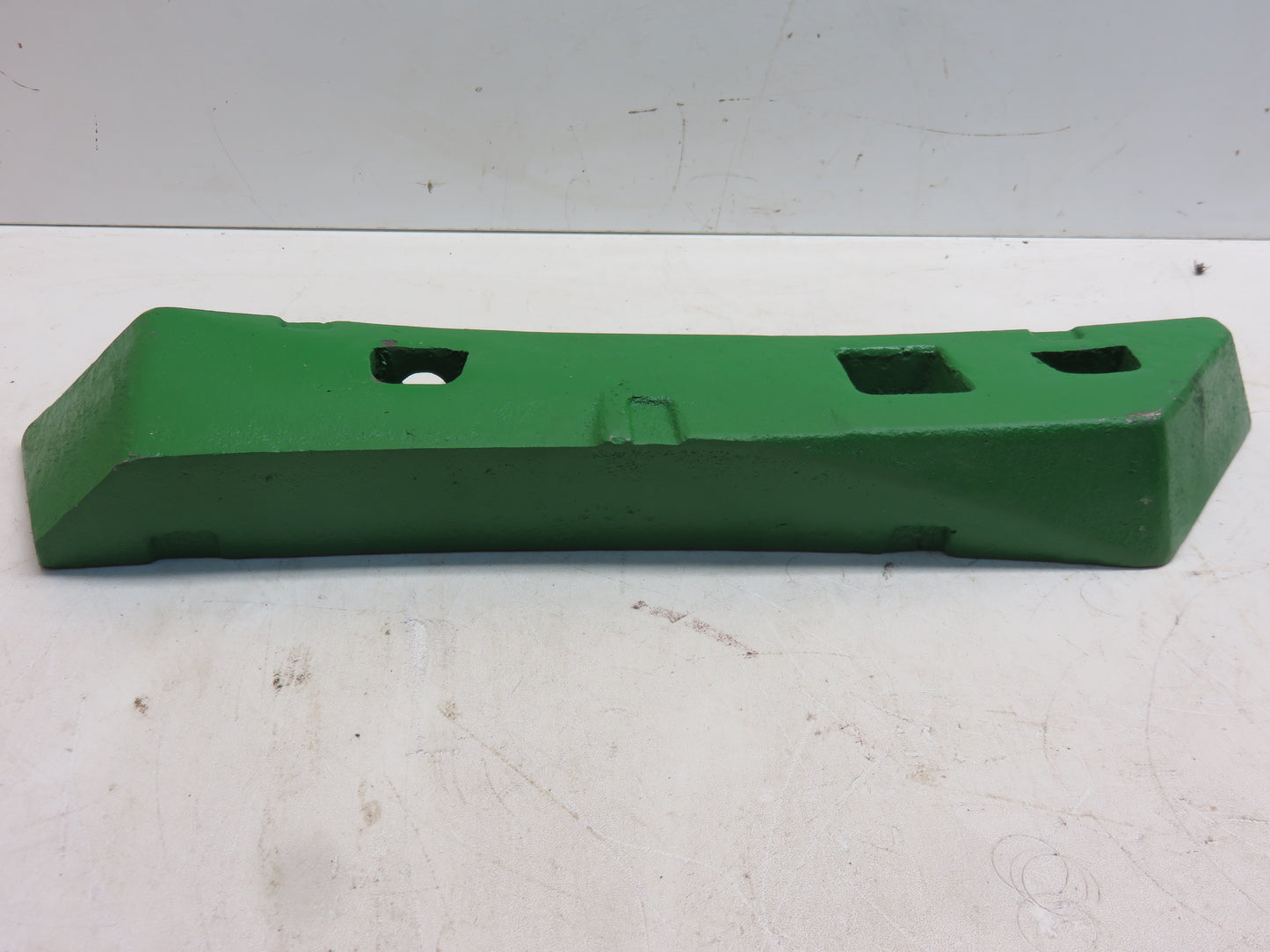 R39512 John Deere Right Hand Sway Block For 2510, 2520, 3020, 4000, 4020