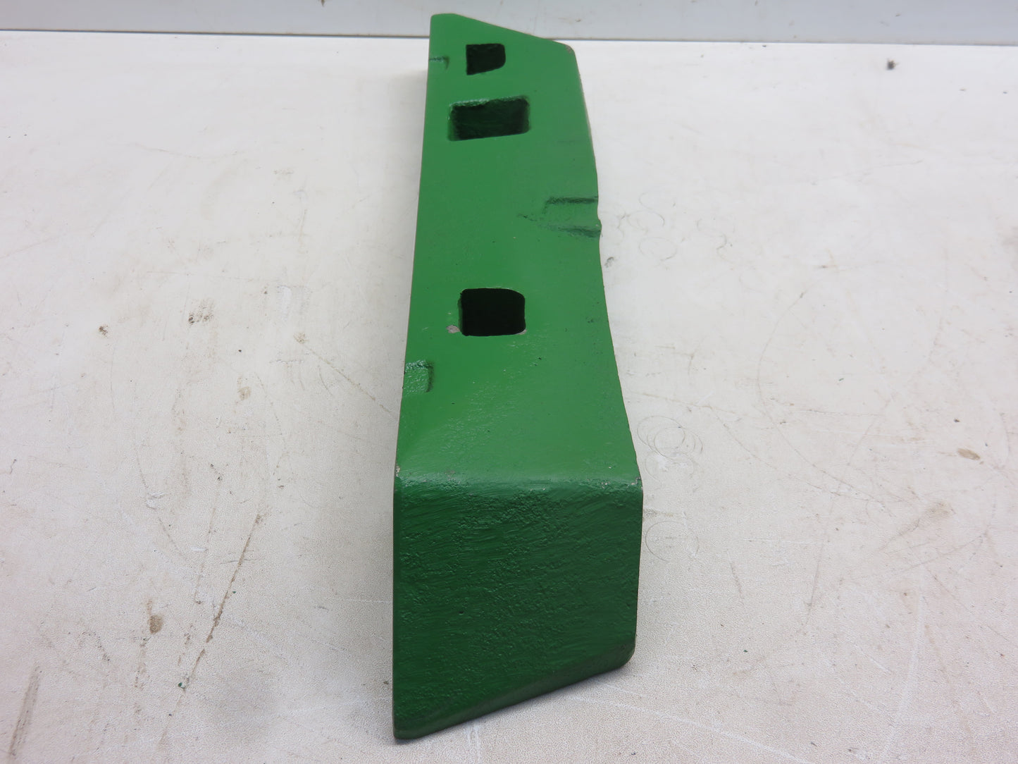 R39512 John Deere Right Hand Sway Block For 2510, 2520, 3020, 4000, 4020