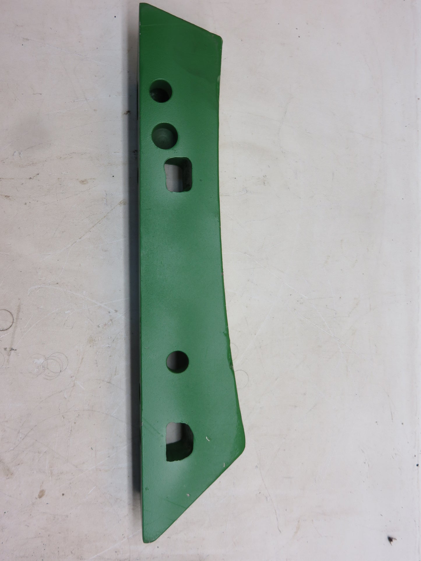 R39512 John Deere Right Hand Sway Block For 2510, 2520, 3020, 4000, 4020