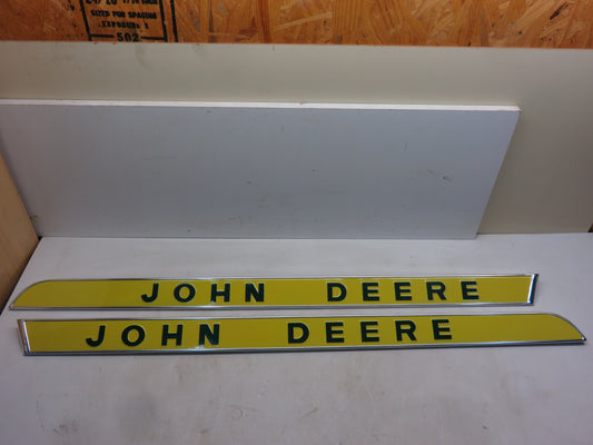 AR28048, AR28049 John Deere Hood Side Emblems For 1010, 2010, 2510, 3010, 4010