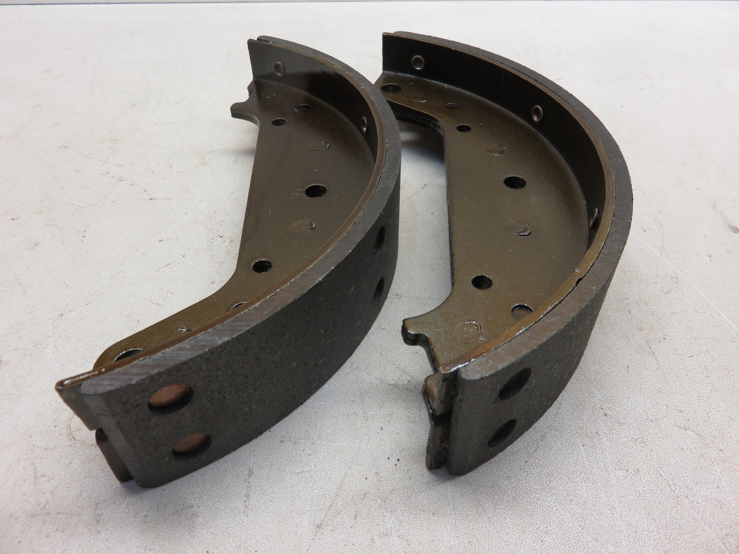 AA314R John Deere Brake Shoe Set For A, AR, G, 60, 70, 620, 720, 630, 730