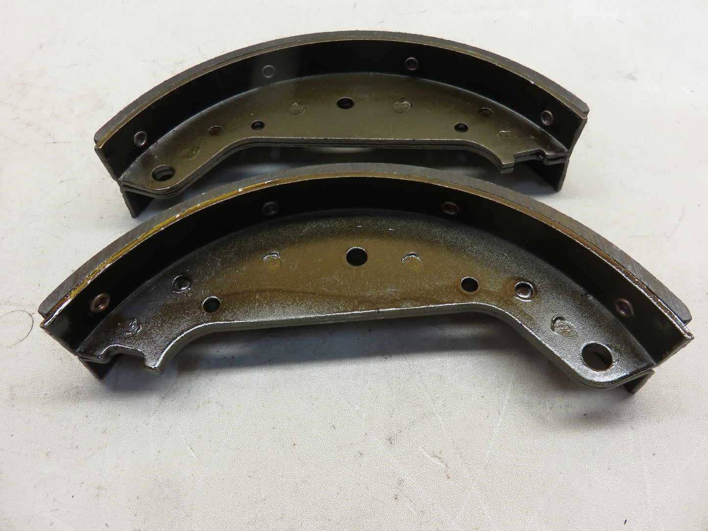 AA314R John Deere Brake Shoe Set For A, AR, G, 60, 70, 620, 720, 630, 730