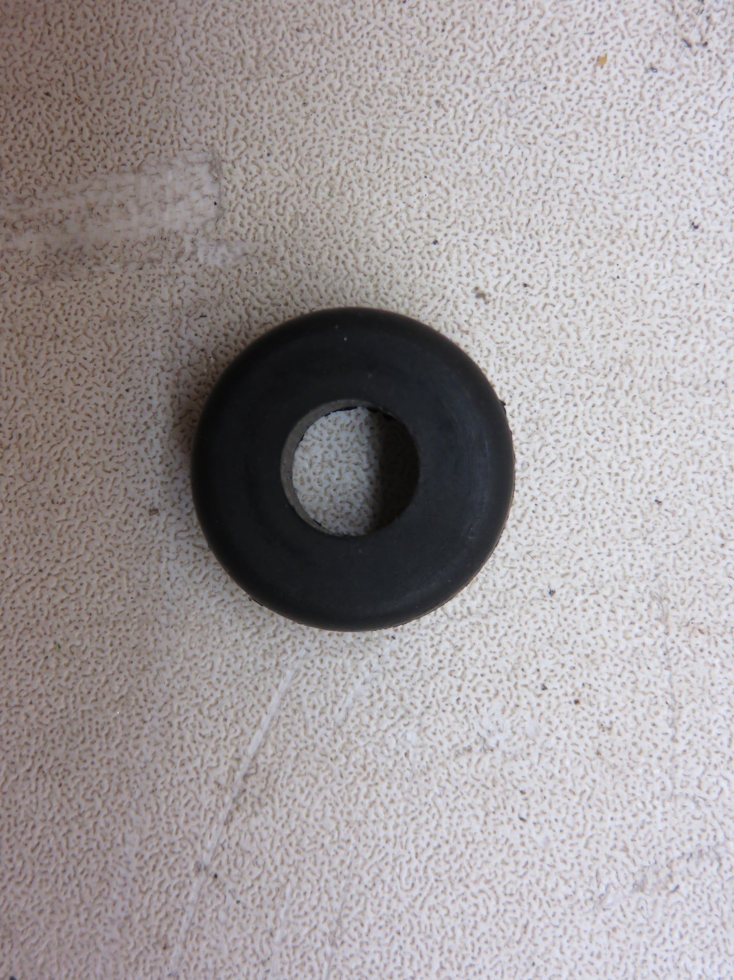 H987R John Deere Wire Grommet For H, R, 50, 60, 70, 520, 620, 720, 530, 630, 730