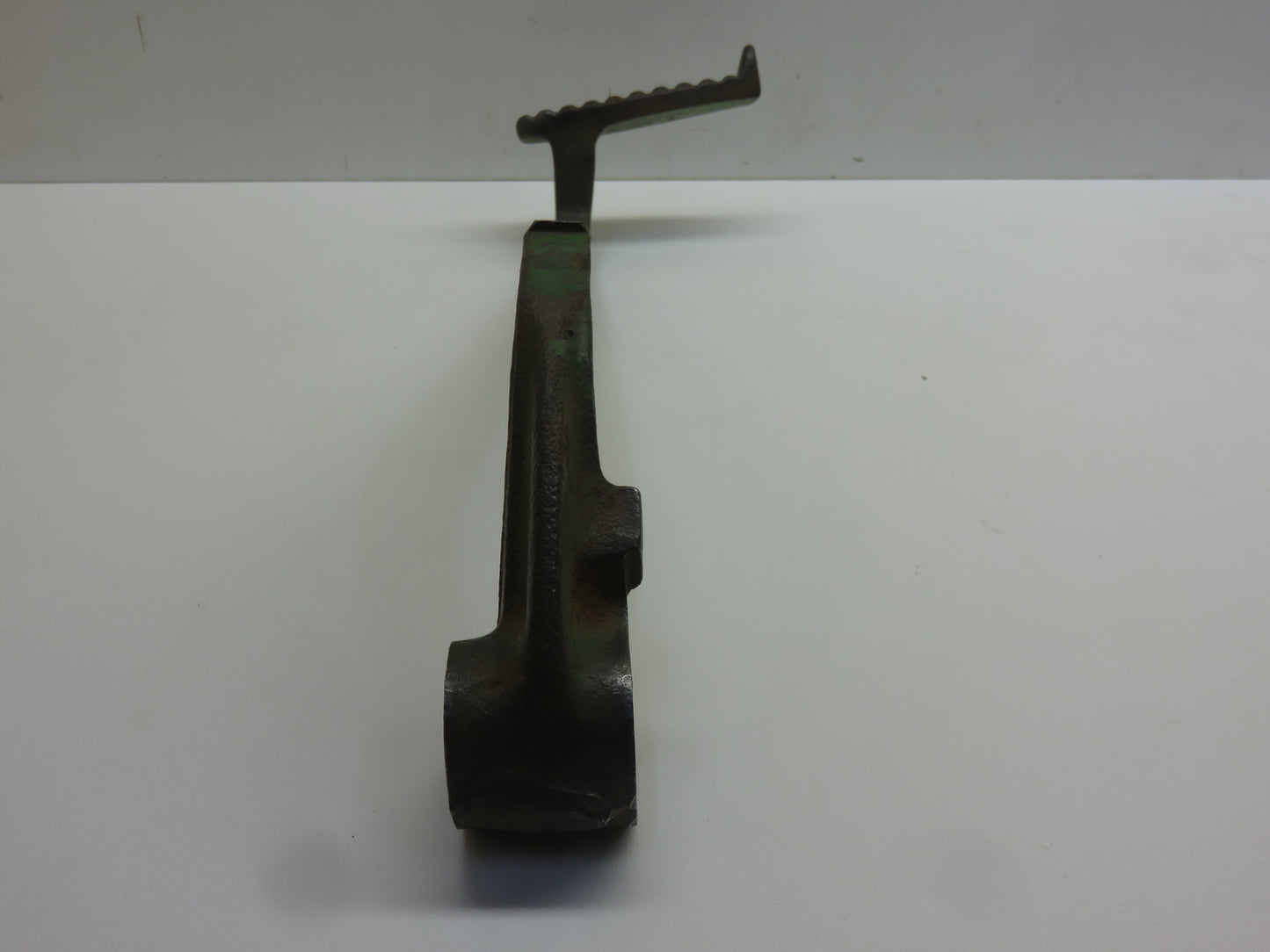 A88R John Deere Right Brake Pedal For A, G, 60, 70, 520, 620, 720