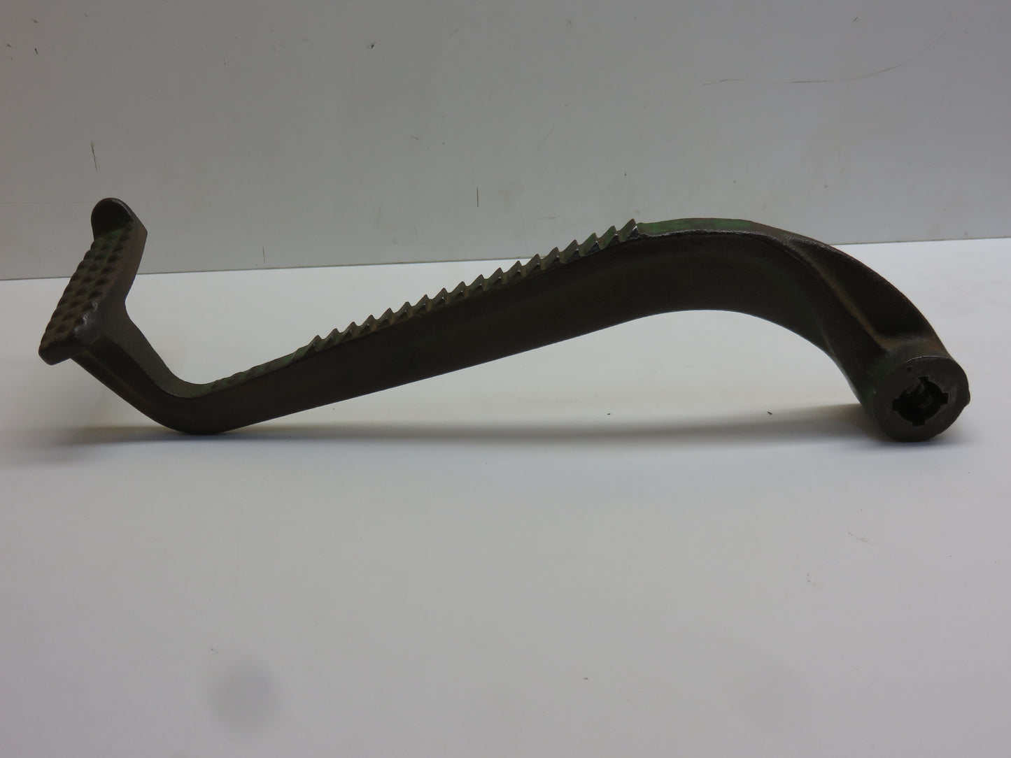 A88R John Deere Right Brake Pedal For A, G, 60, 70, 520, 620, 720