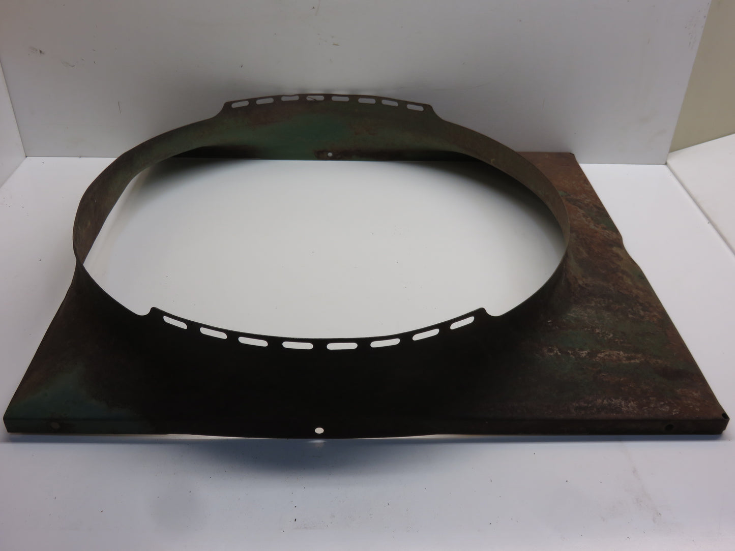 R27413, R34255 John Deere Fan Shroud For 3010, 3020