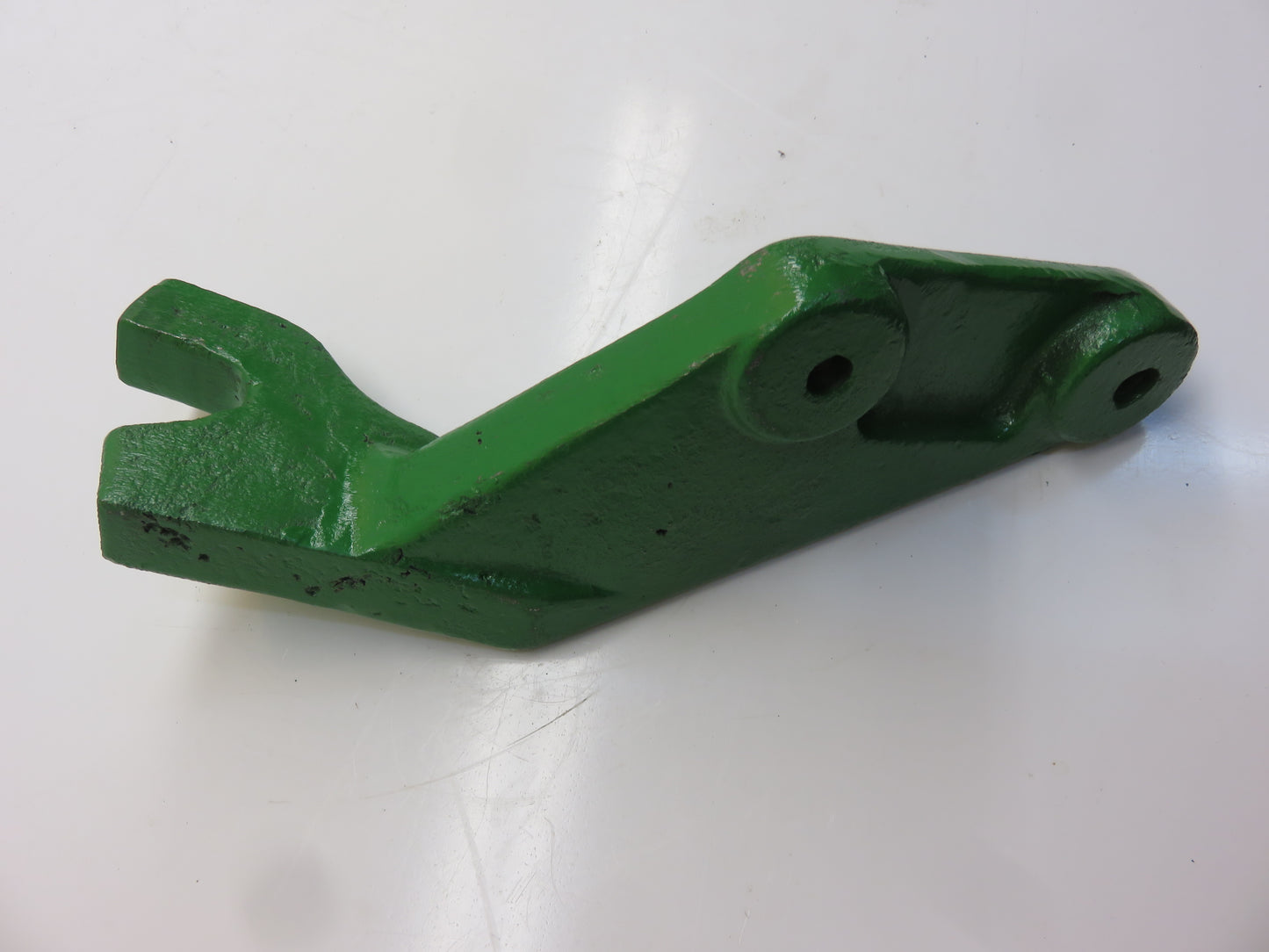 R32117 John Deere Right Hand Cylinder Hanger For 3010, 4010, 2510, 2520, 3020, 4020