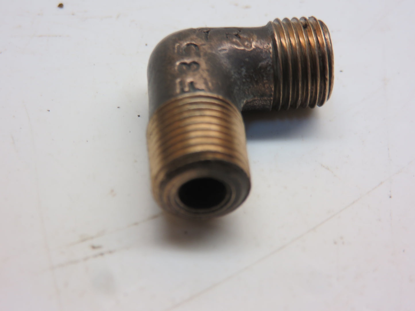 F357R John Deere Oil And Fuel Line Fitting For G, H, R, 70, 80, 520, 620, 720, 820, 530, 630, 730, 830