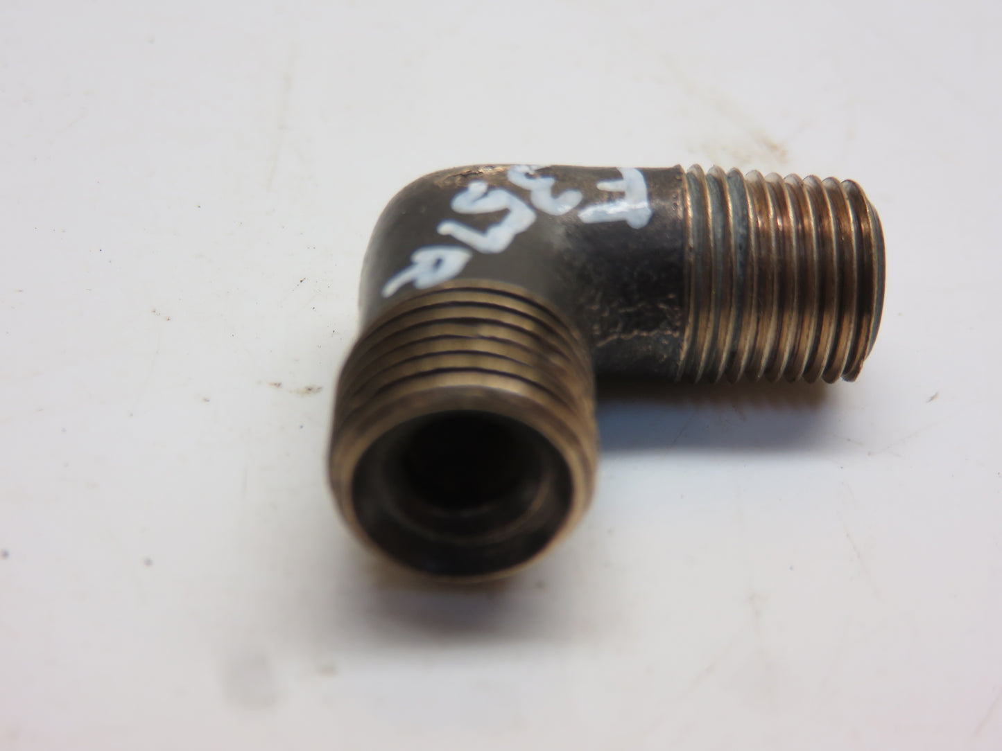 F357R John Deere Oil And Fuel Line Fitting For G, H, R, 70, 80, 520, 620, 720, 820, 530, 630, 730, 830