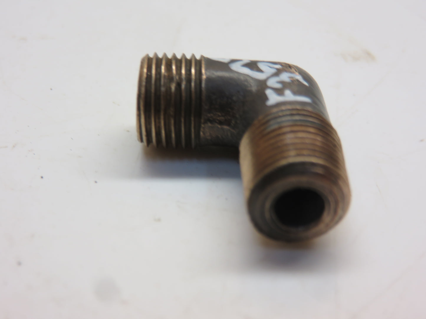 F357R John Deere Oil And Fuel Line Fitting For G, H, R, 70, 80, 520, 620, 720, 820, 530, 630, 730, 830