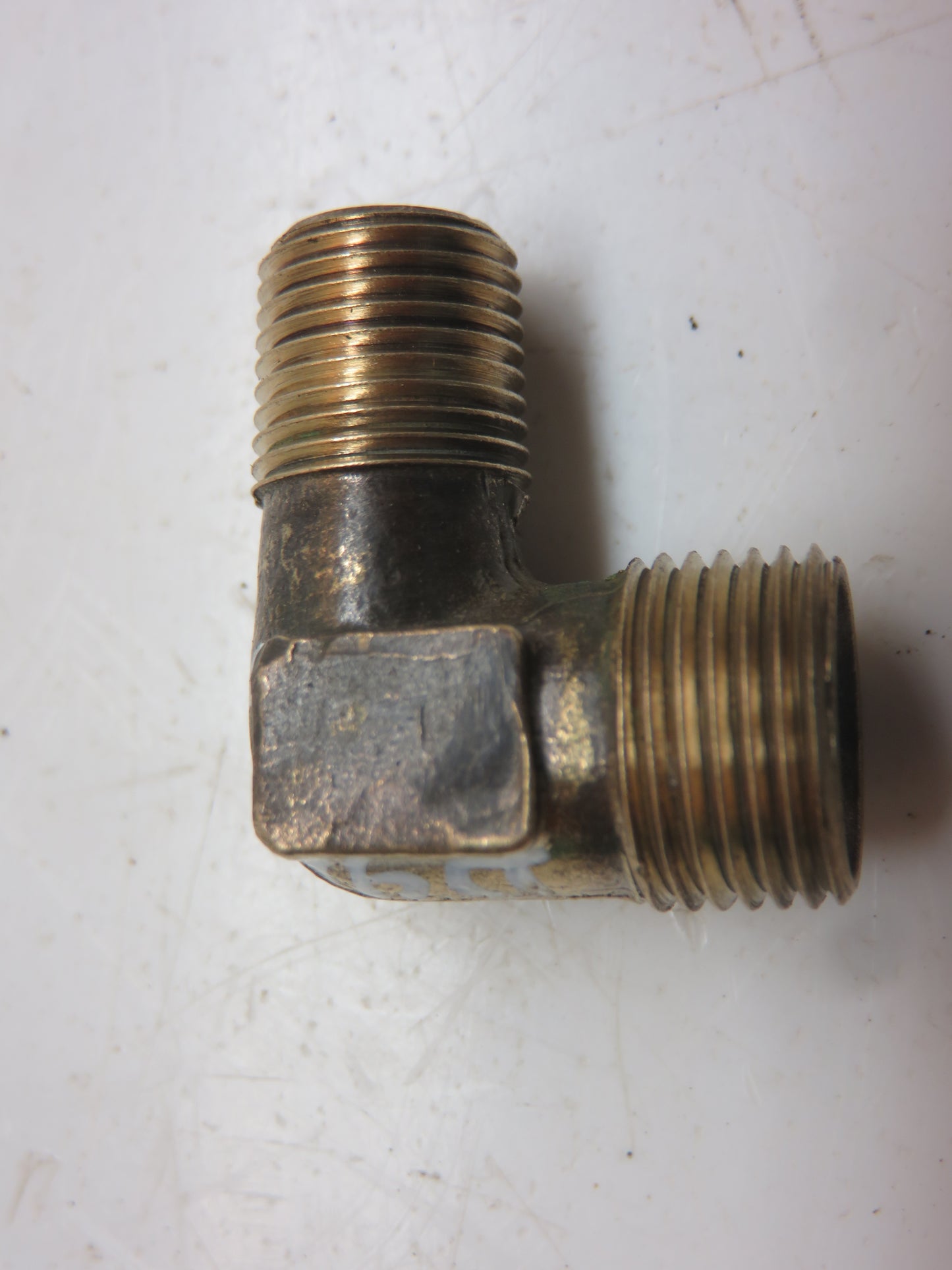 D417R John Deere Oil And Fuel Line Fitting For AR, AO, B, BR, BO, D, G, GP, H, R, 70, 520, 720