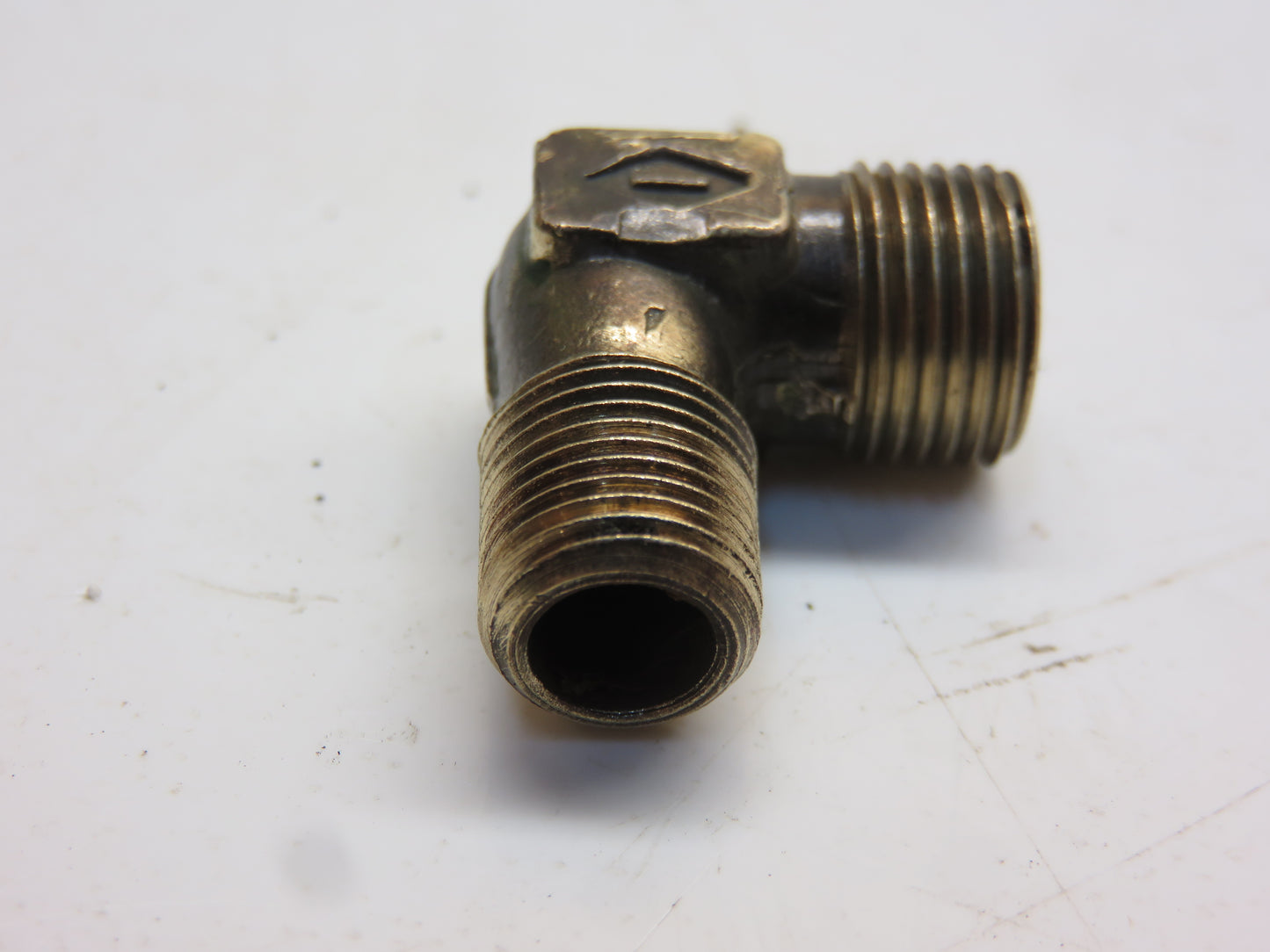 D417R John Deere Oil And Fuel Line Fitting For AR, AO, B, BR, BO, D, G, GP, H, R, 70, 520, 720