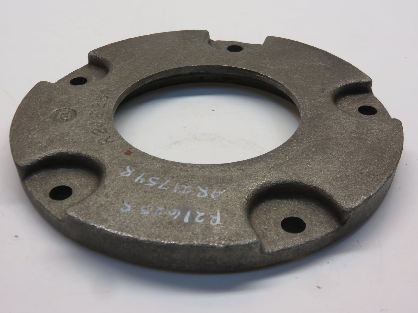 AR21754R, R21625R John Deere Oil Slinger Housing For 730