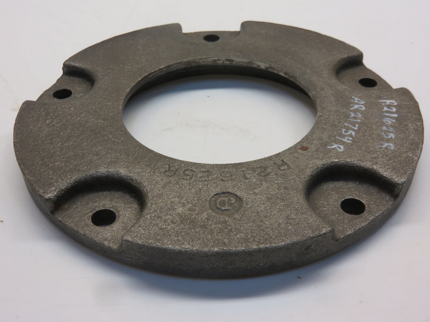 AR21754R, R21625R John Deere Oil Slinger Housing For 730