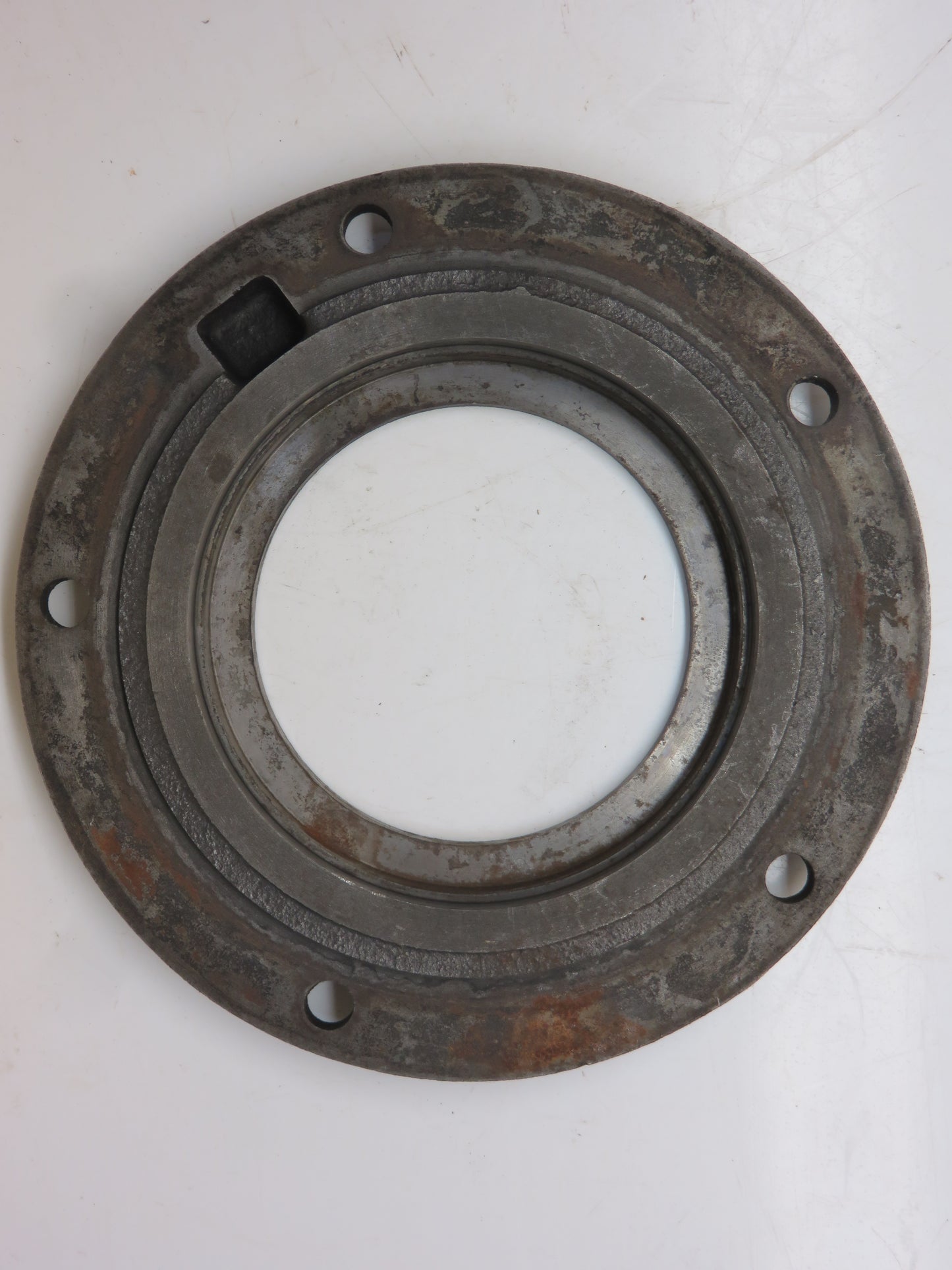 AR21754R, R21625R John Deere Oil Slinger Housing For 730