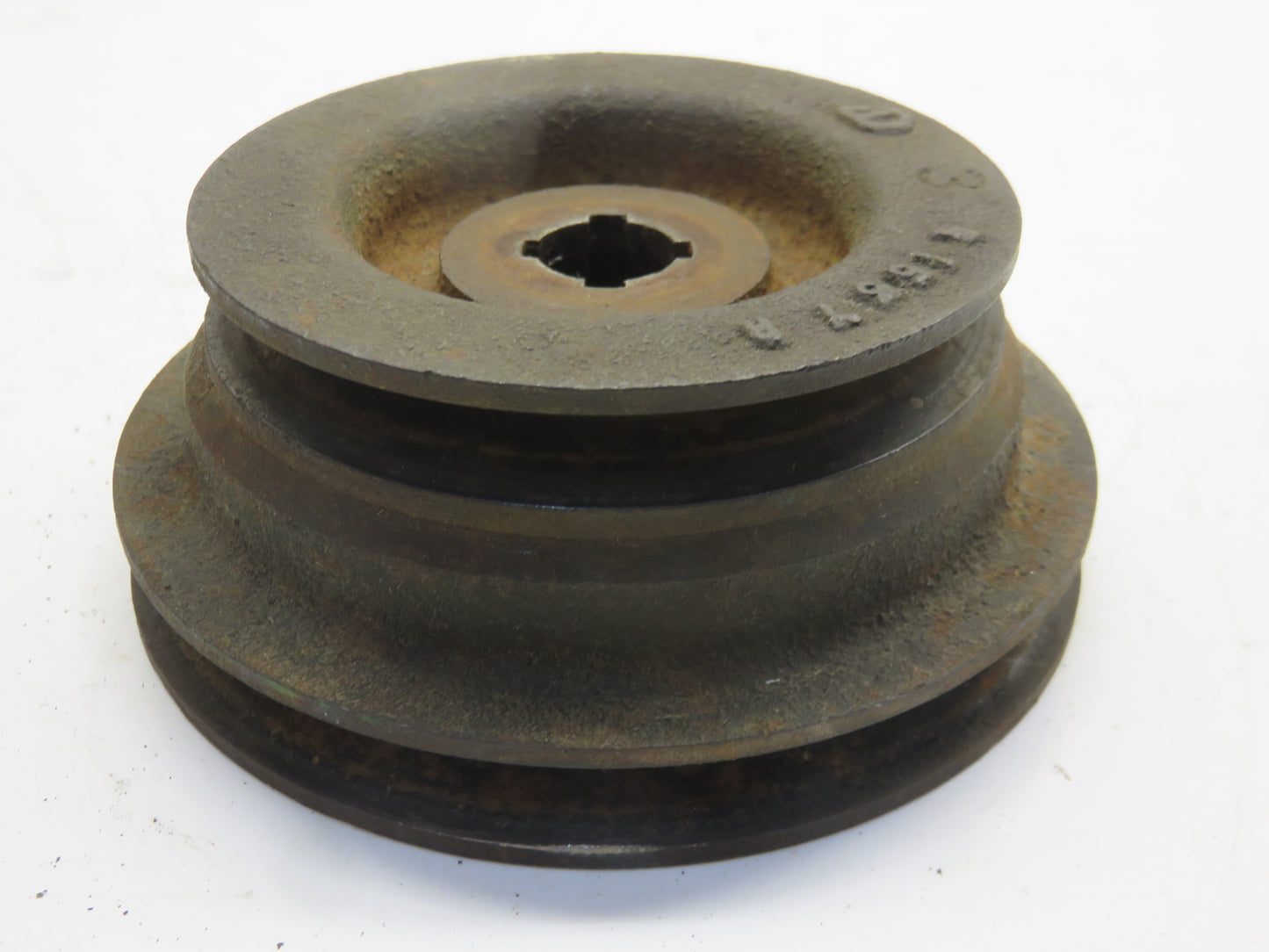 R1557R John Deere Fan And Water Pump Drive Pulley For 80, 820, 830