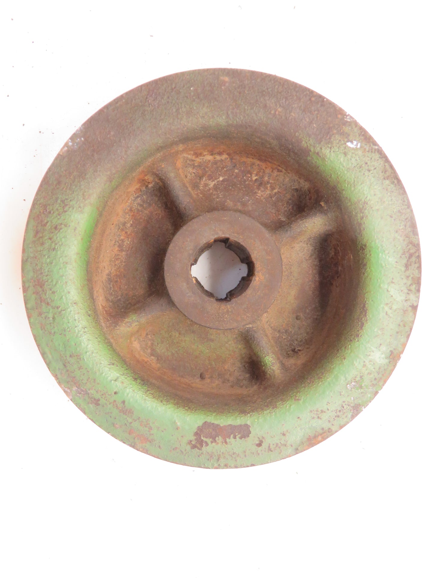 R1557R John Deere Fan And Water Pump Drive Pulley For 80, 820, 830