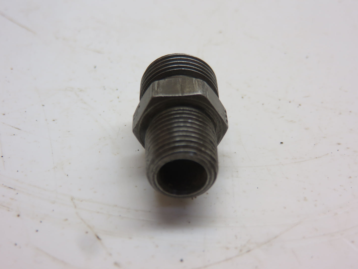 A258R John Deere Fuel And Oil Line Fitting For A, B, D, G, H, R, 50, 60, 70, 80