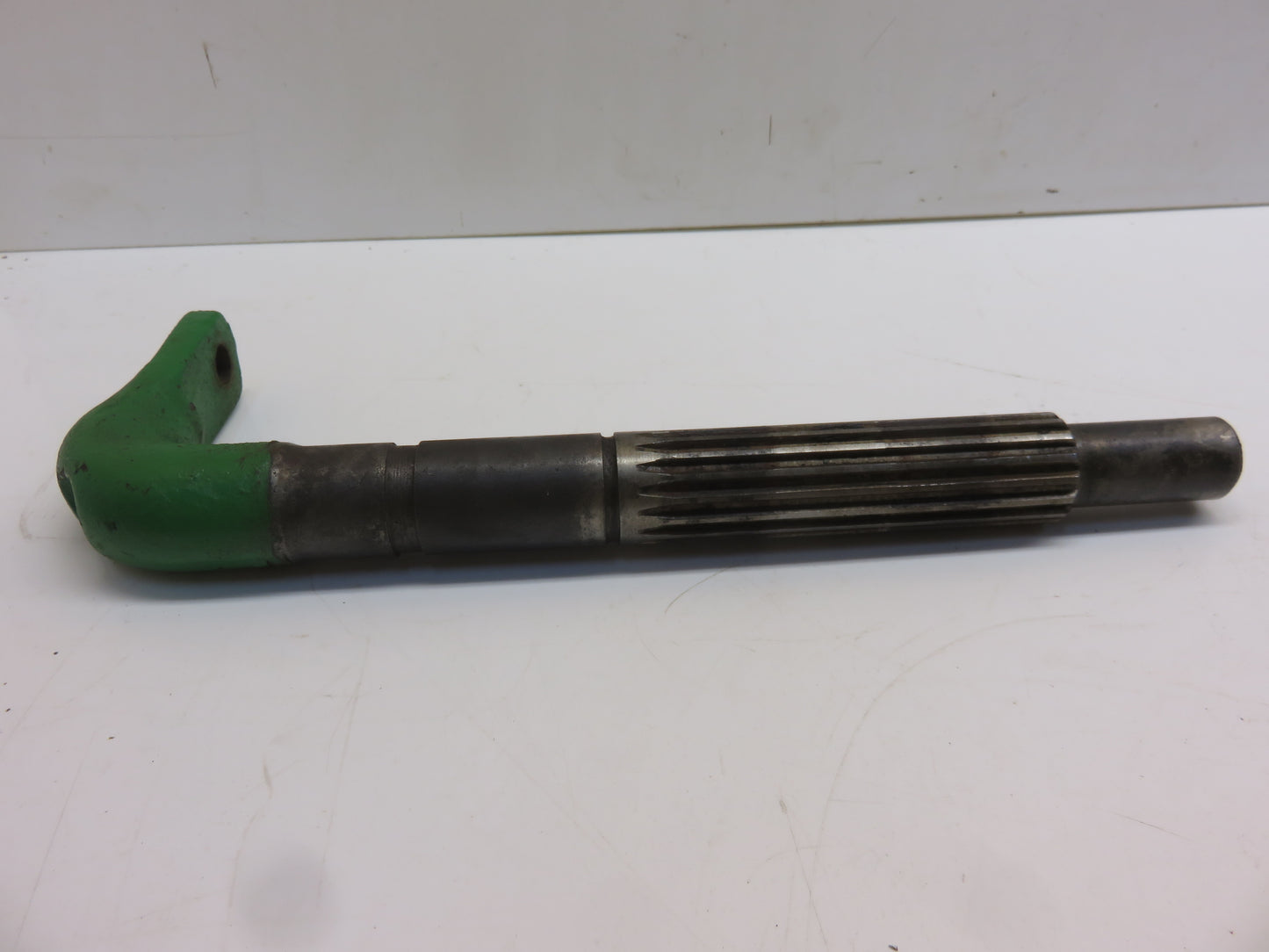 B3134R John Deere Clutch Fork Shaft For 50