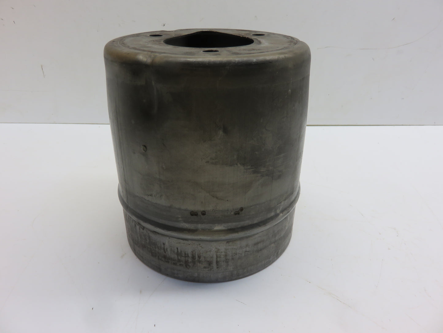 R1566R John Deere Oil Filter Housing For 80, 820, 830