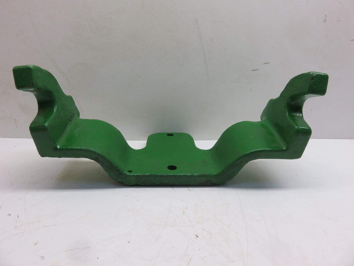 R54166 John Deere Cylinder Hanger For 4030, 4230, 4430, 4630, 4040, 4240, 4440