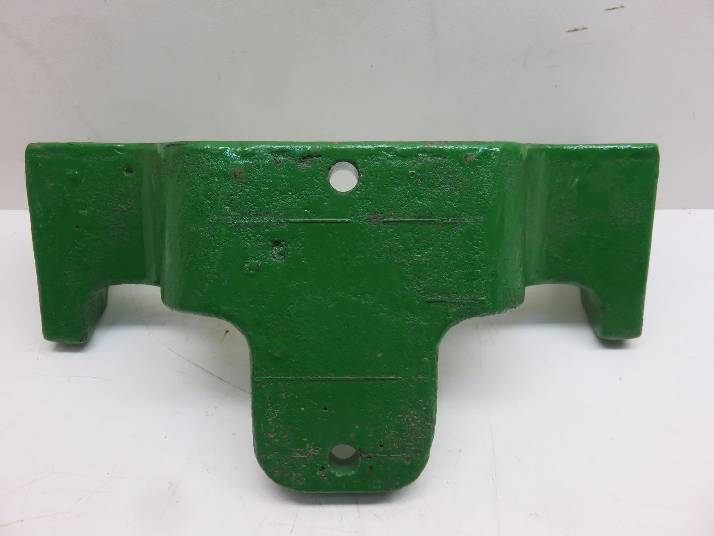 R54166 John Deere Cylinder Hanger For 4030, 4230, 4430, 4630, 4040, 4240, 4440