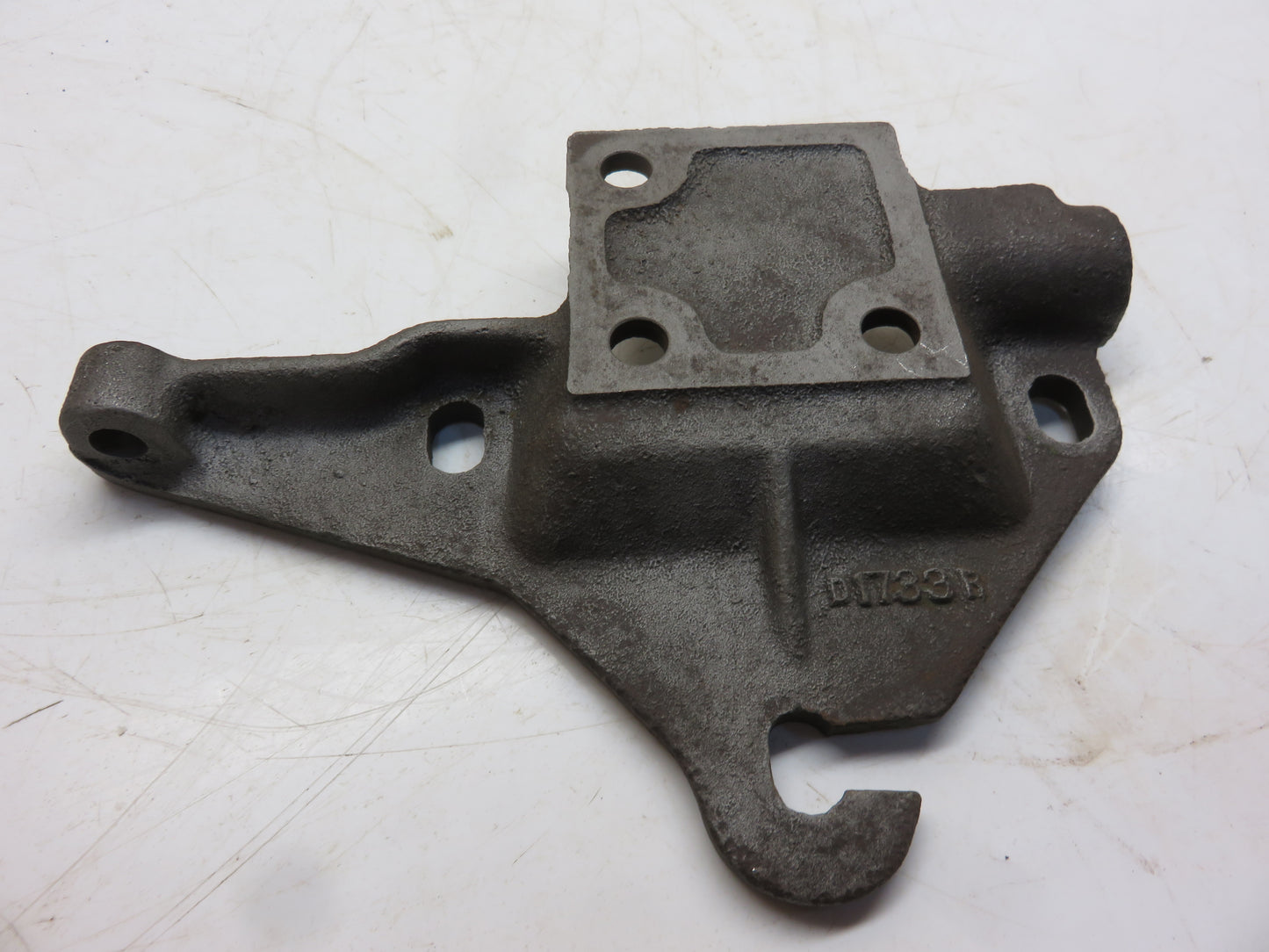 D1733R John Deere Base Mount Magneto Bracket For D