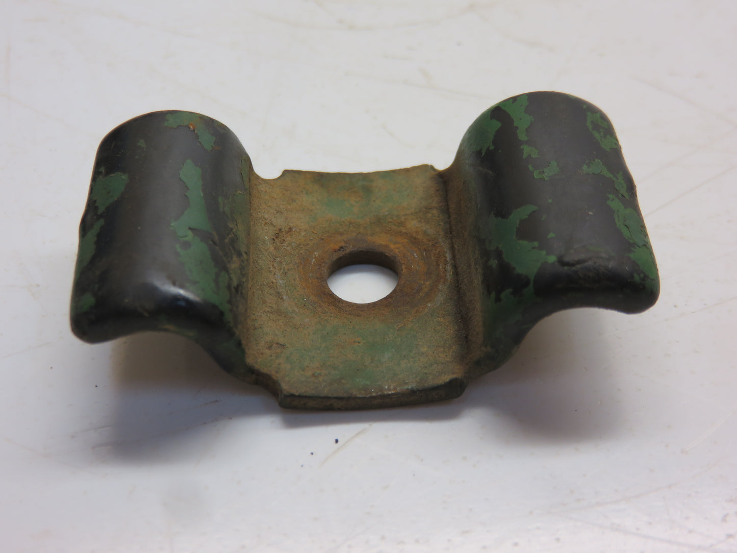 R27323 John Deere Hydraulic Line Clamp For 2510, 2520, 3010, 3020, 4000, 4010, 4020, 4320