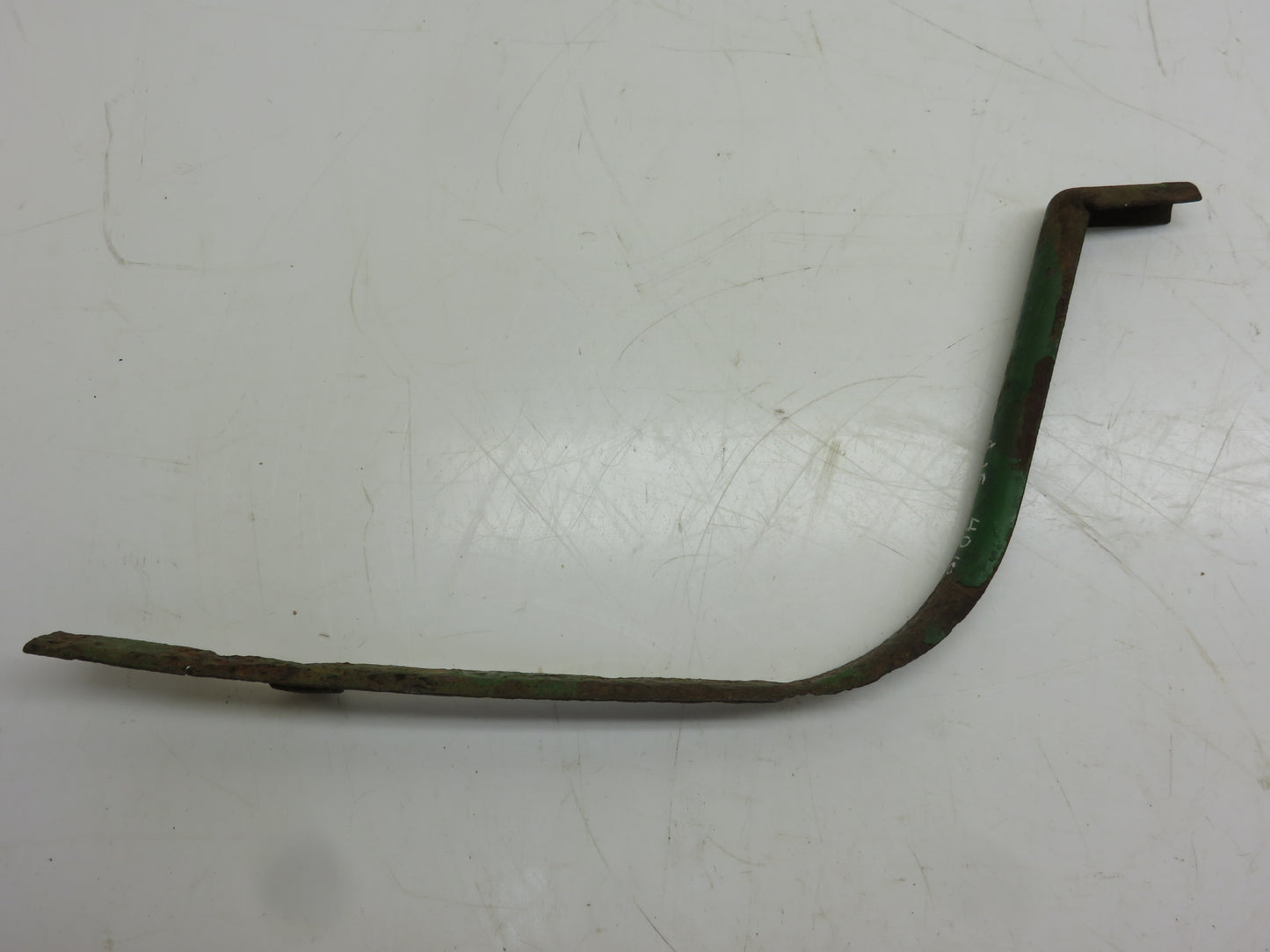 R34046 John Deere Fender Light Wire Harness Shield For 4010