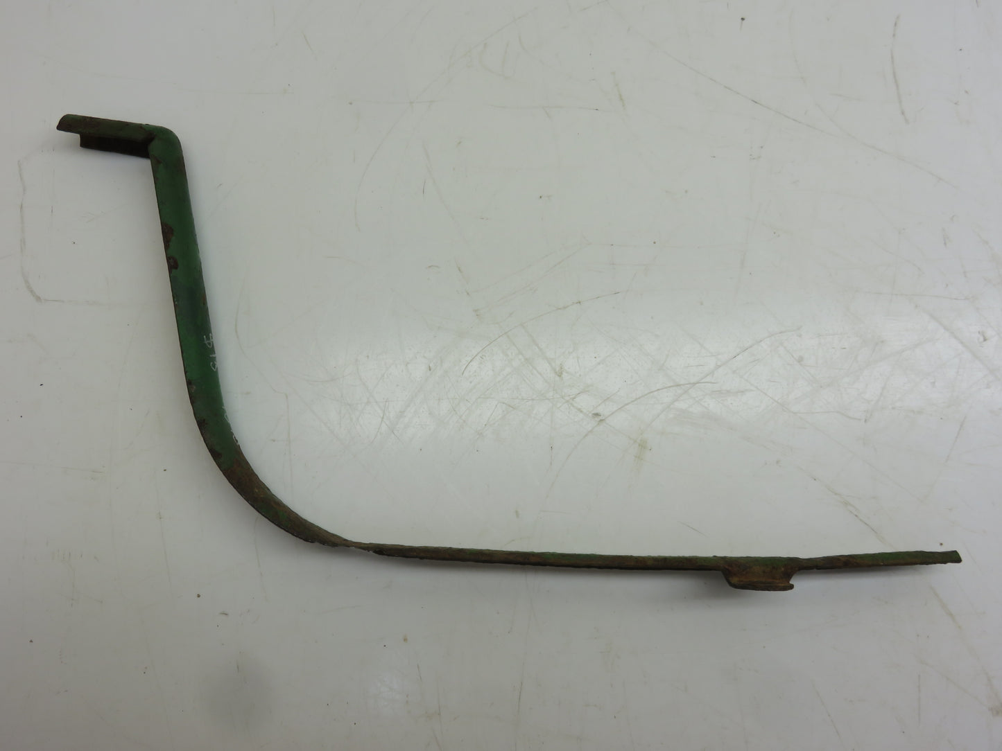 R34046 John Deere Fender Light Wire Harness Shield For 4010