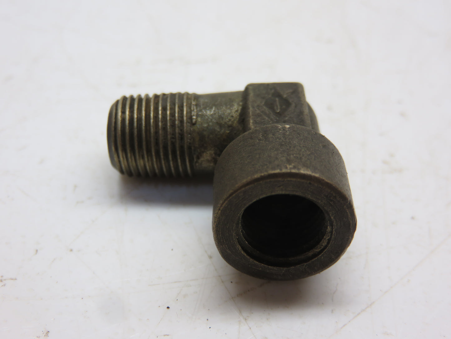 AM234T John Deere Fitting For M, 40, 320, 420, 330, 430, 435, 2010