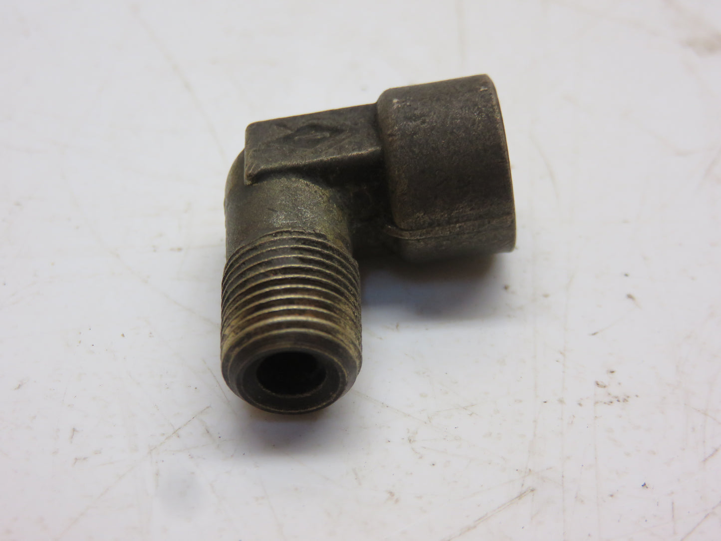 AM234T John Deere Fitting For M, 40, 320, 420, 330, 430, 435, 2010