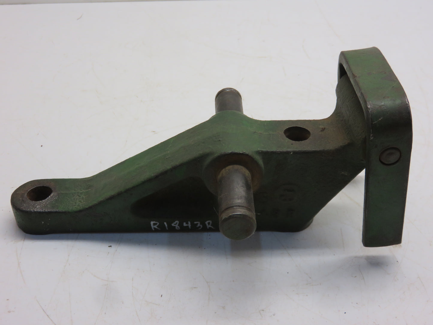 R1843R John Deere Starting Control Lever Bracket For 80, 820, 830