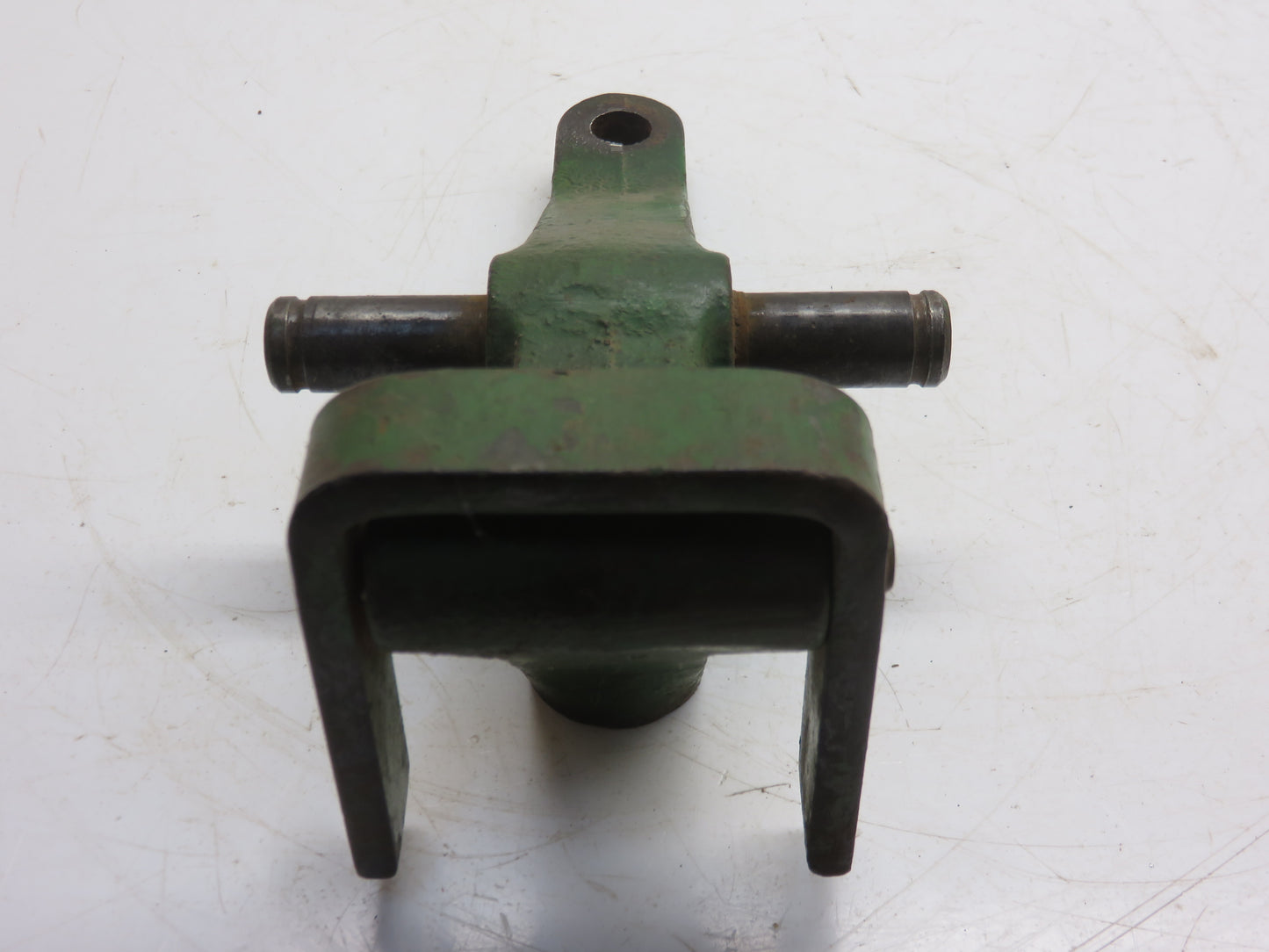 R1843R John Deere Starting Control Lever Bracket For 80, 820, 830