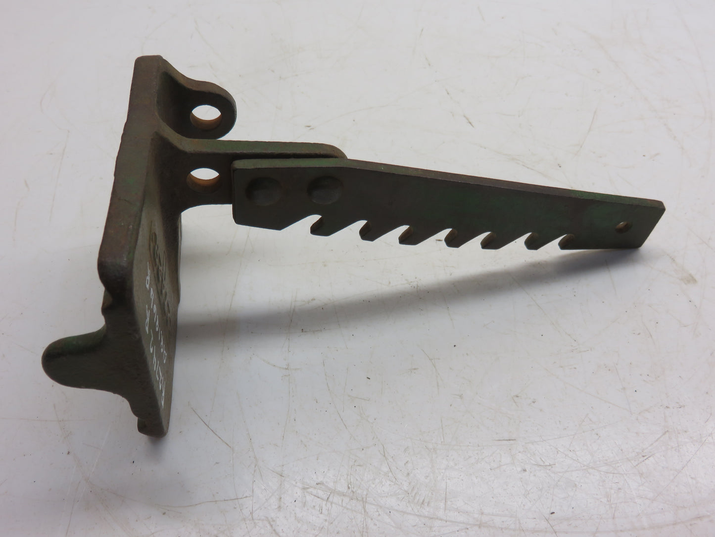 AR1866R, R2742R John Deere Brake Pedal With Latch For 820, 830