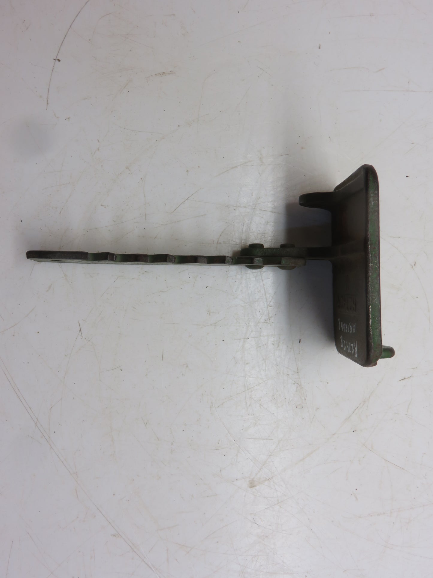 AR1866R, R2742R John Deere Brake Pedal With Latch For 820, 830