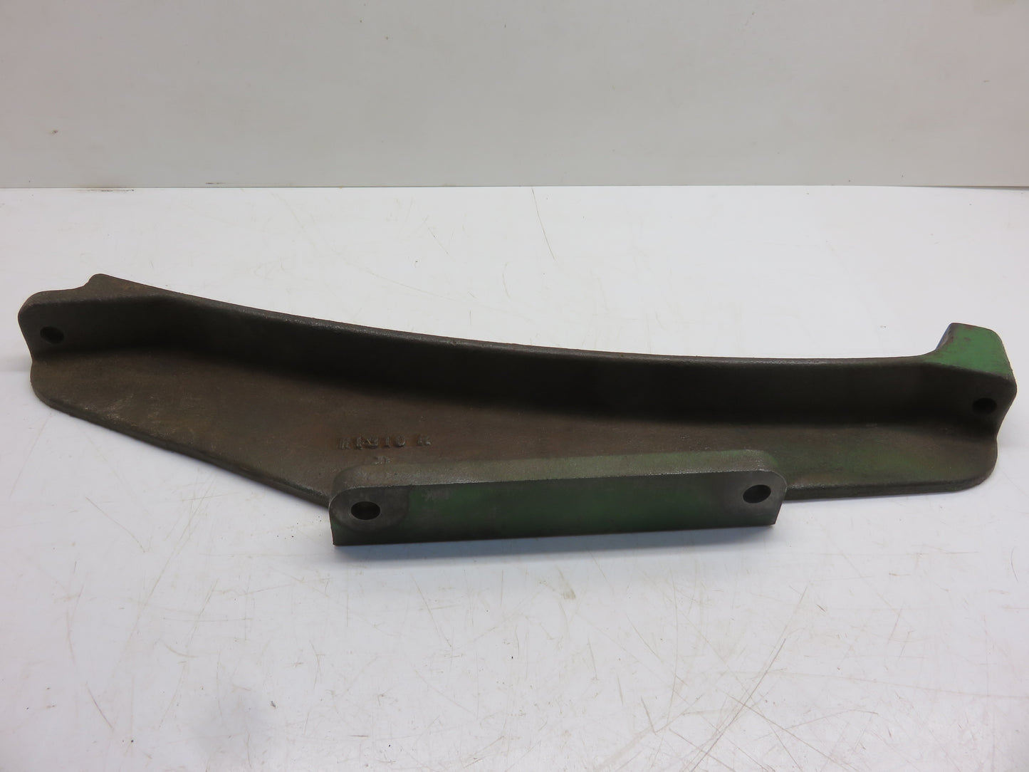 AR1110R, R1310R John Deere Fuel Tank Support For 80, 820, 830