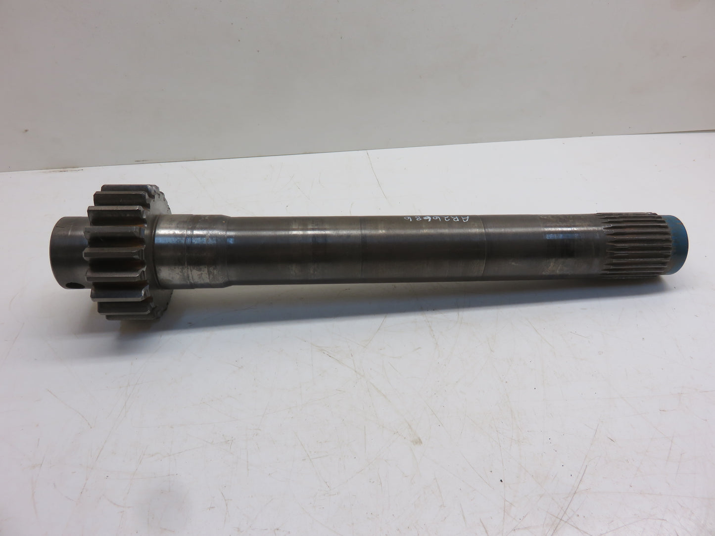 AR26686 John Deere PTO Shaft And Gear For 4010