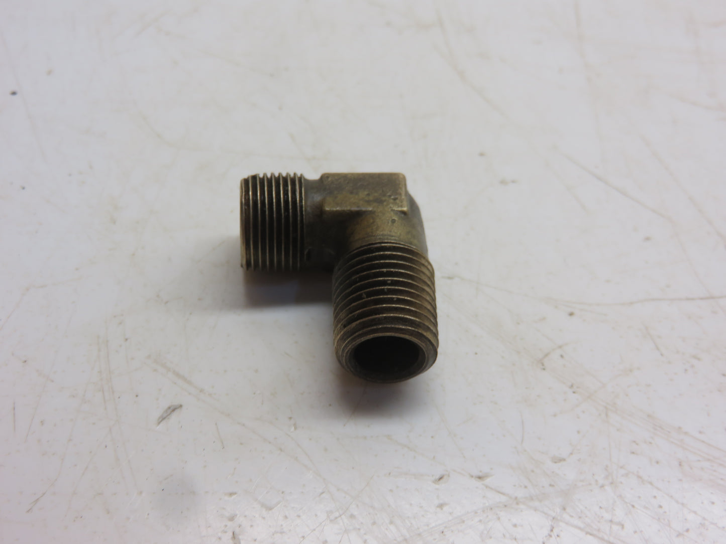 AL2728T John Deere Engine Oil Pump Fitting For L, LA, LI