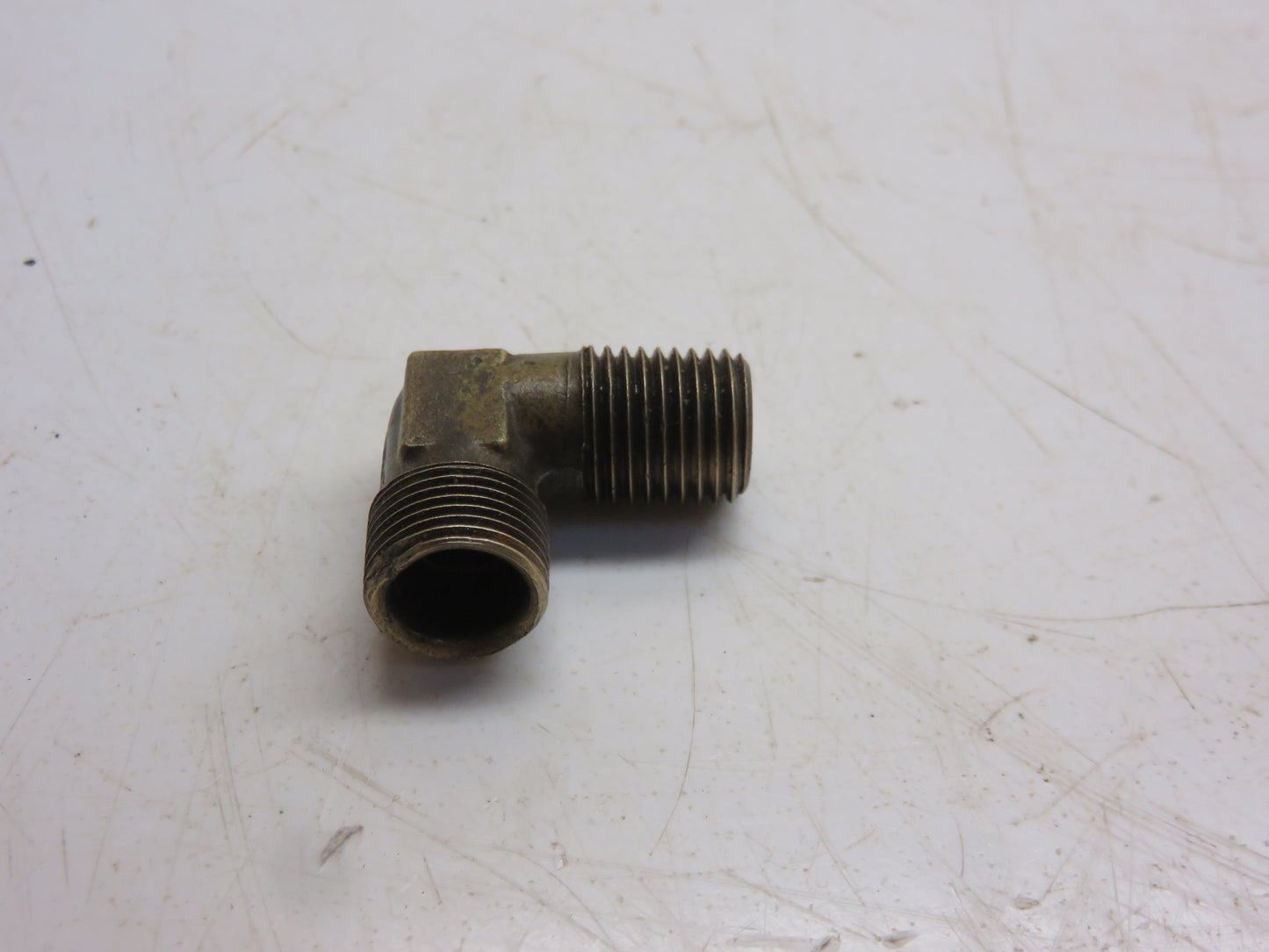 AL2728T John Deere Engine Oil Pump Fitting For L, LA, LI