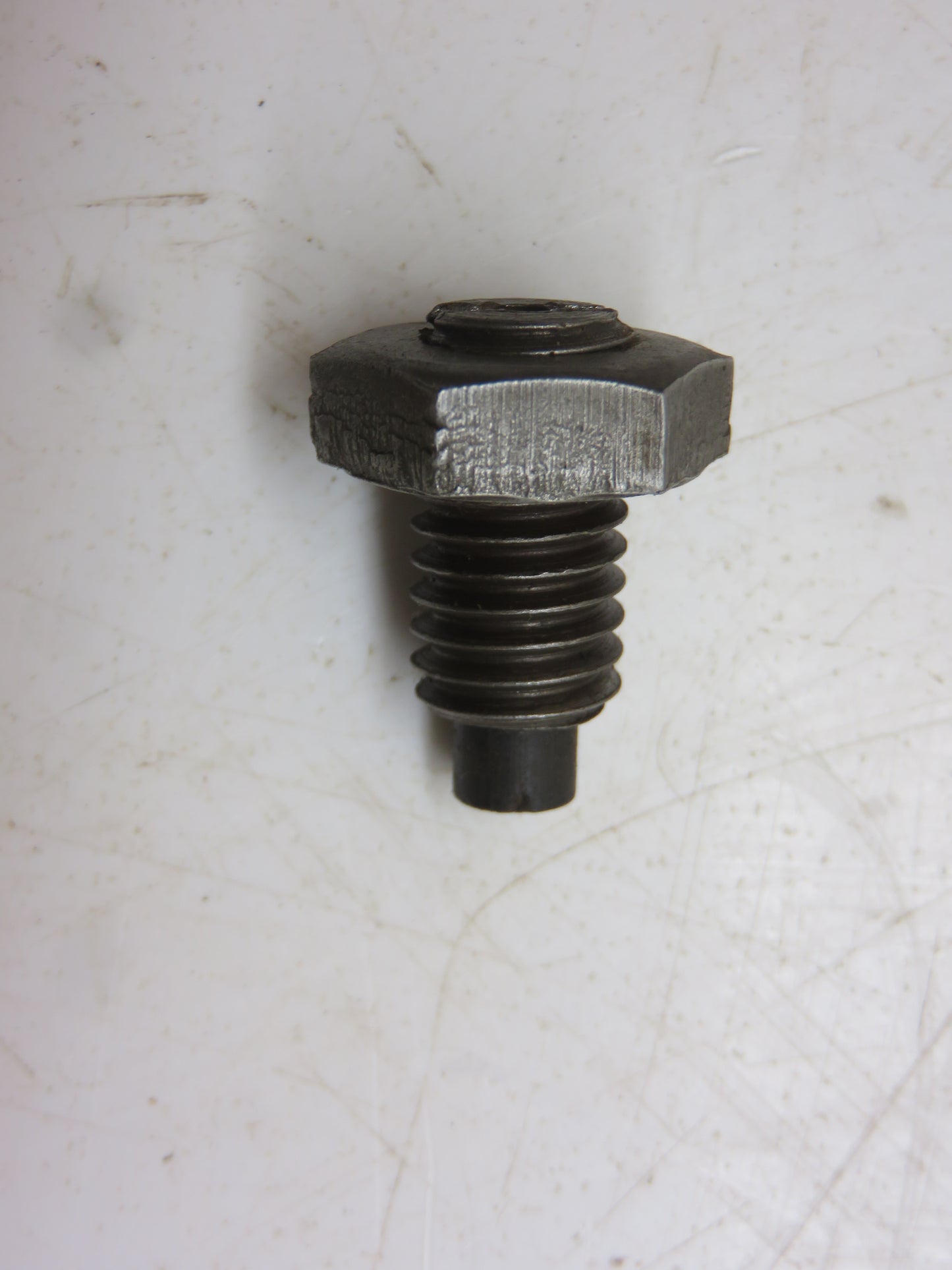 AL2660T John Deere Timing Gear Cover Thrust Screw For L, LA, LI