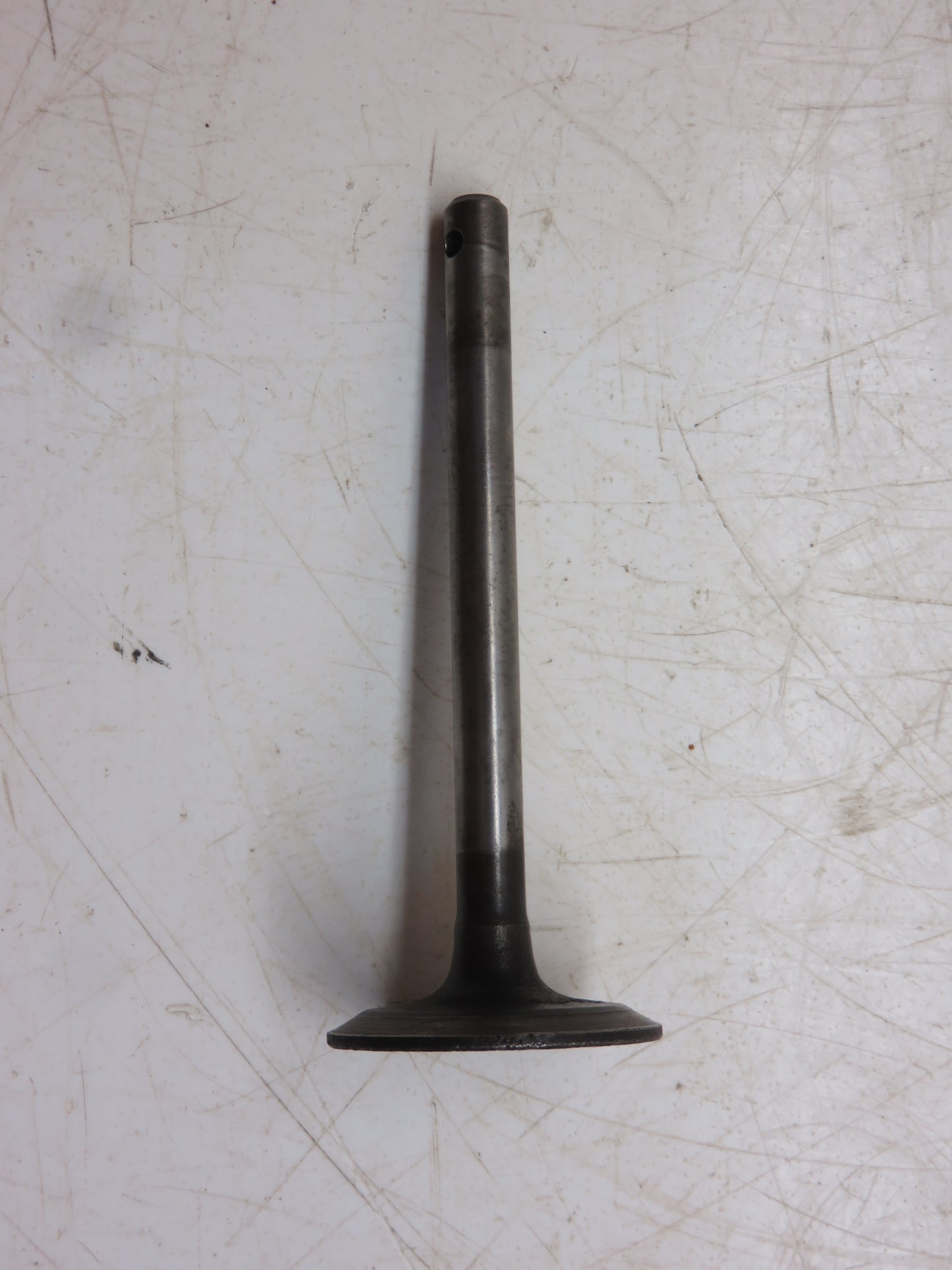 AL821T John Deere Intake Valve For L, LA, LI