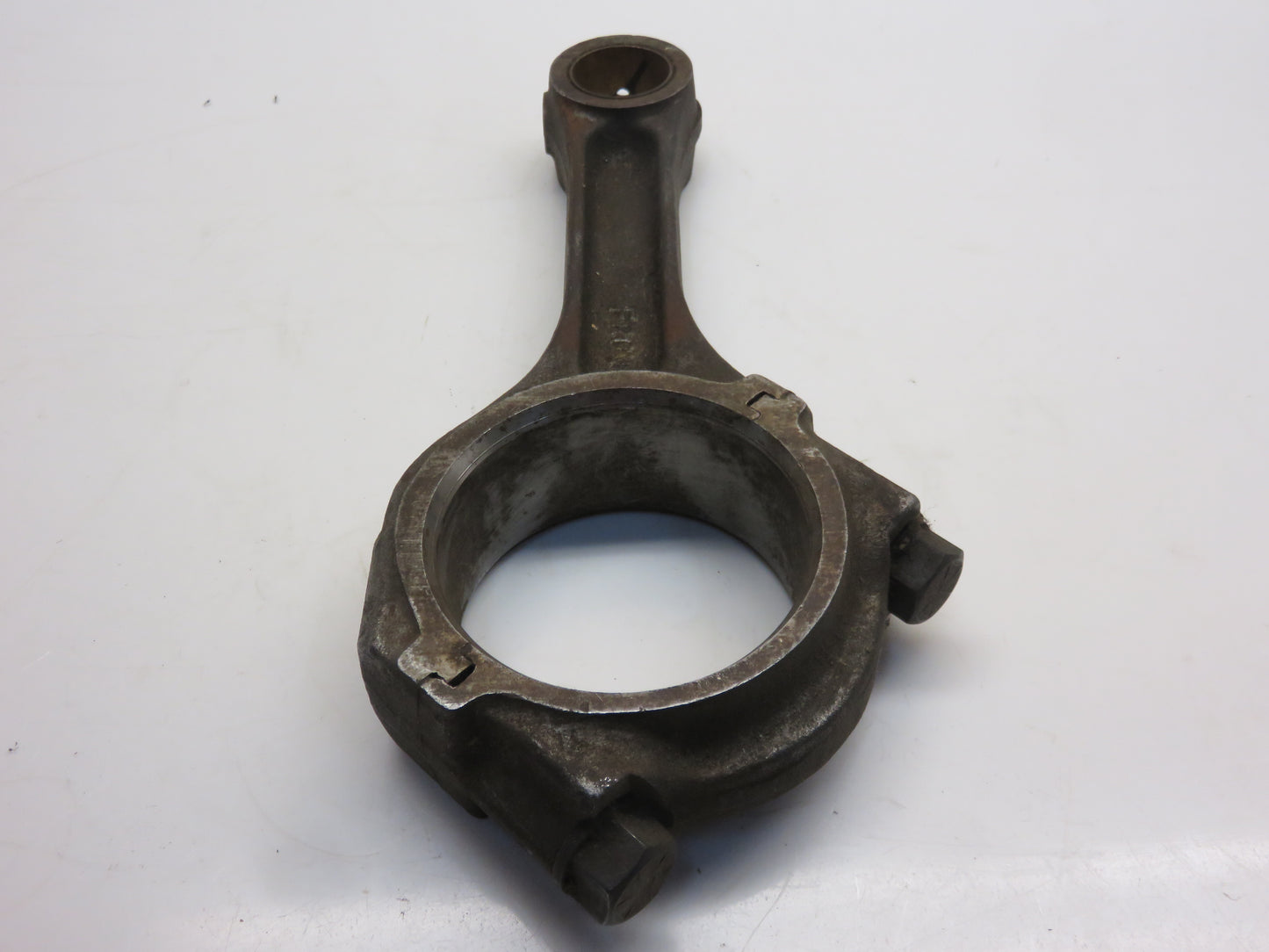 R26046, AR86982 John Deere NOS Connecting Rod For 3010, 3020, 4010, 4020