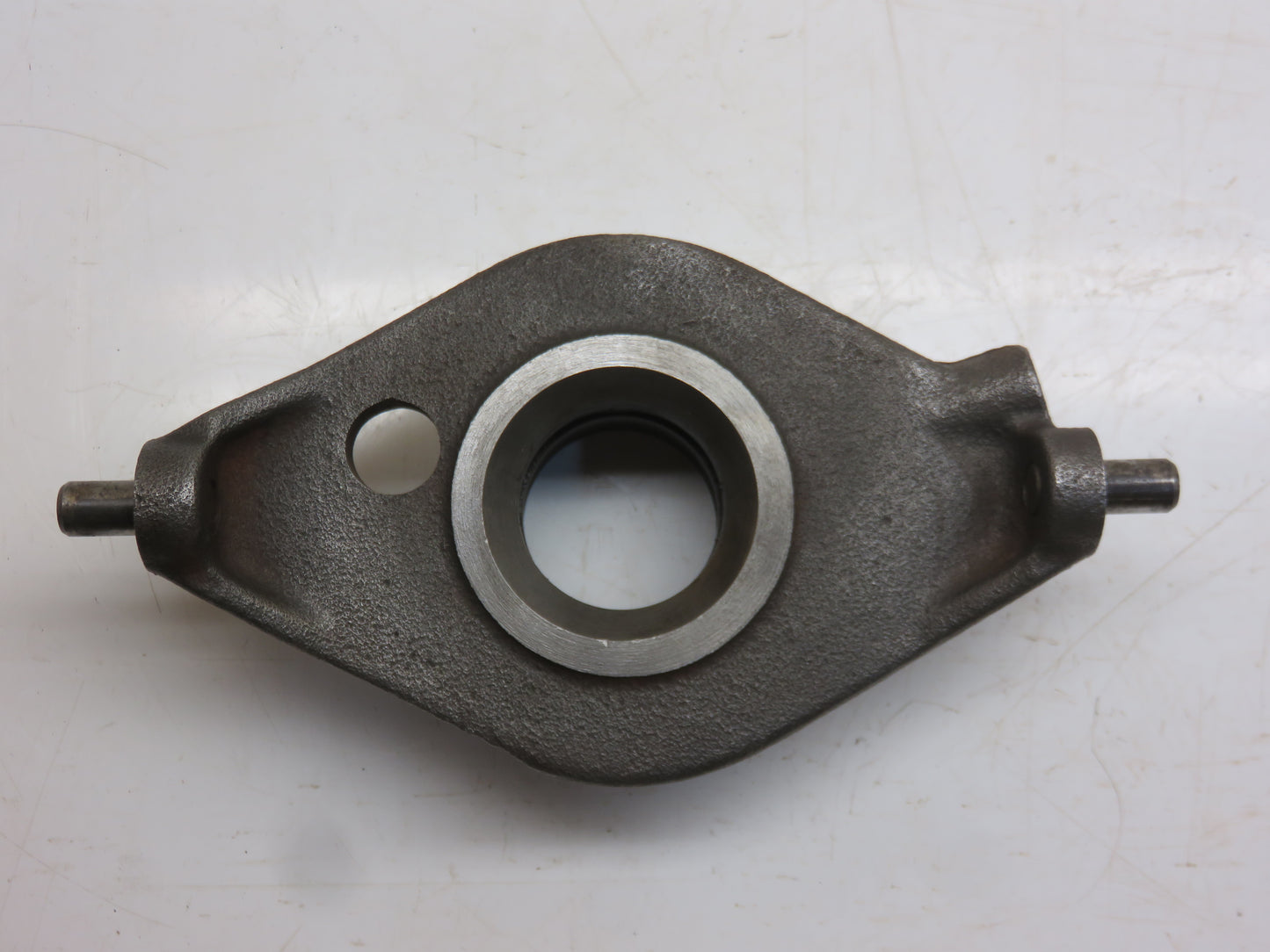 AR51193, R33196 John Deere Clutch Release Bearing Cradle For 3020