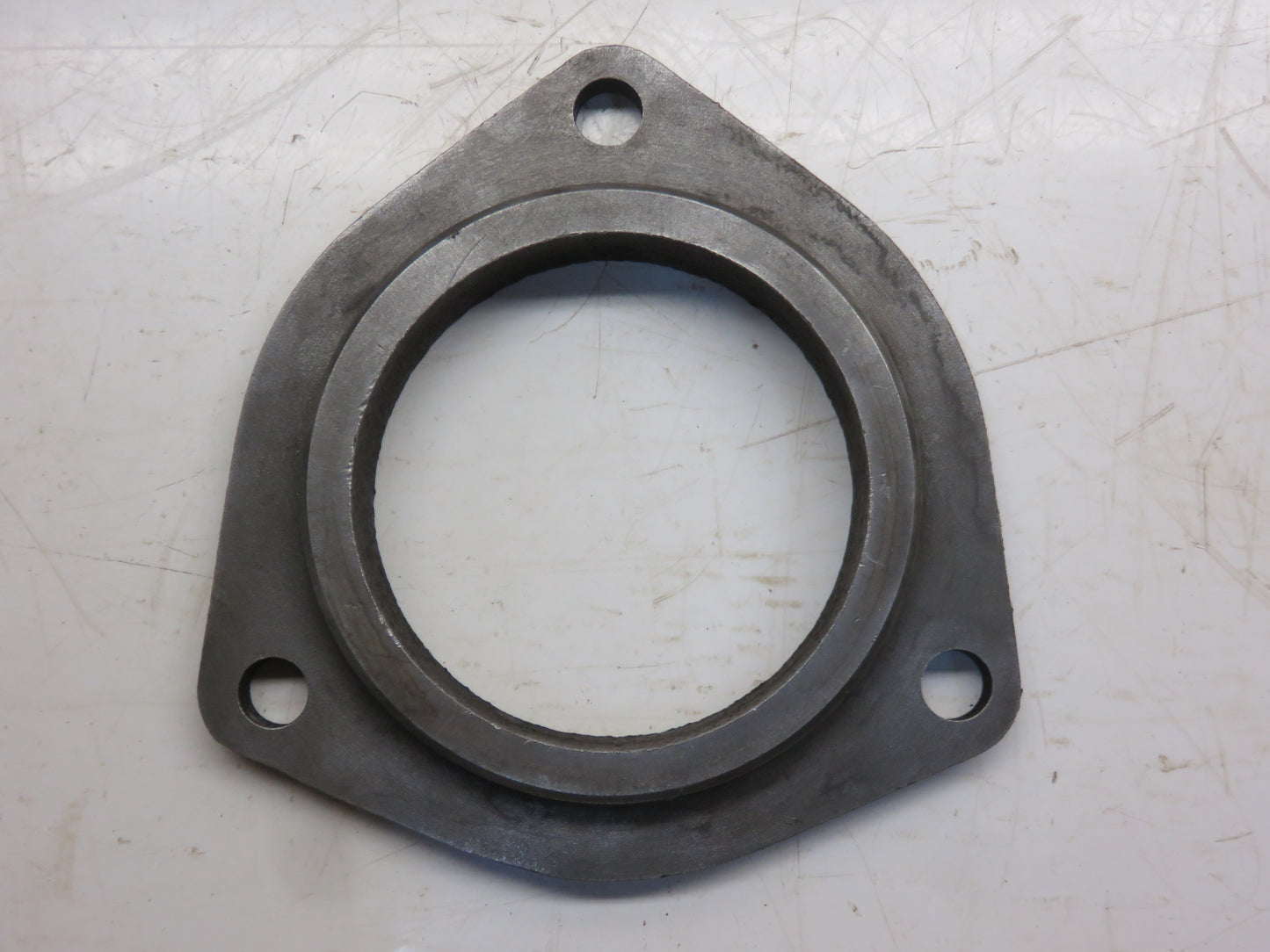 R2517R John Deere Left Hand Sliding Gear Shaft Bearing Retainer For 820, 830