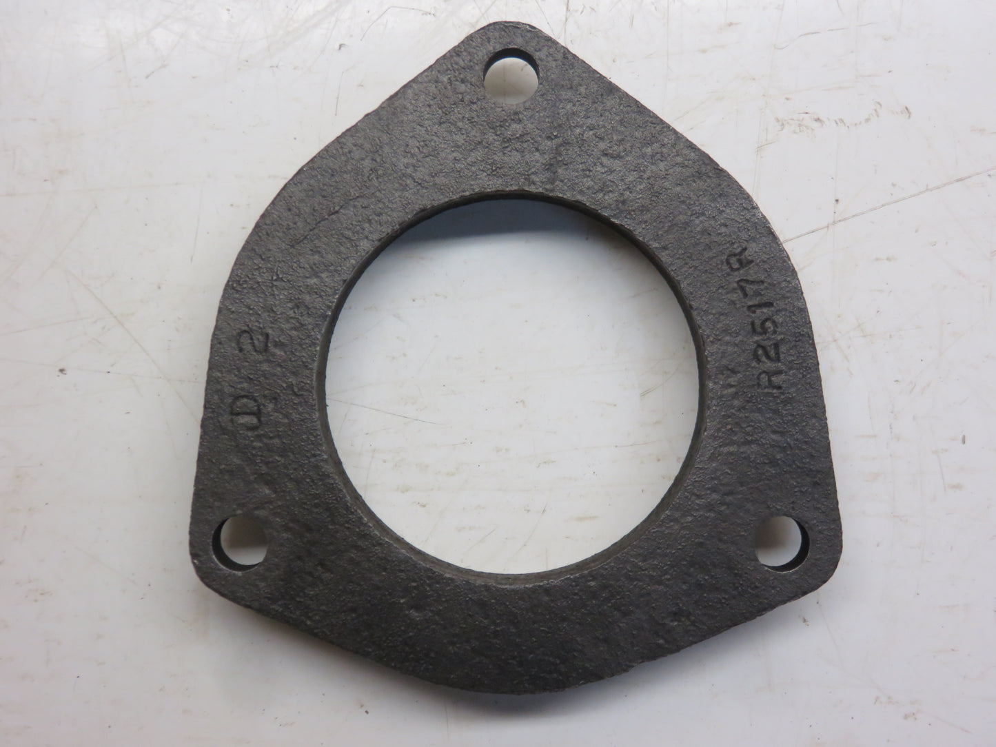 R2517R John Deere Left Hand Sliding Gear Shaft Bearing Retainer For 820, 830