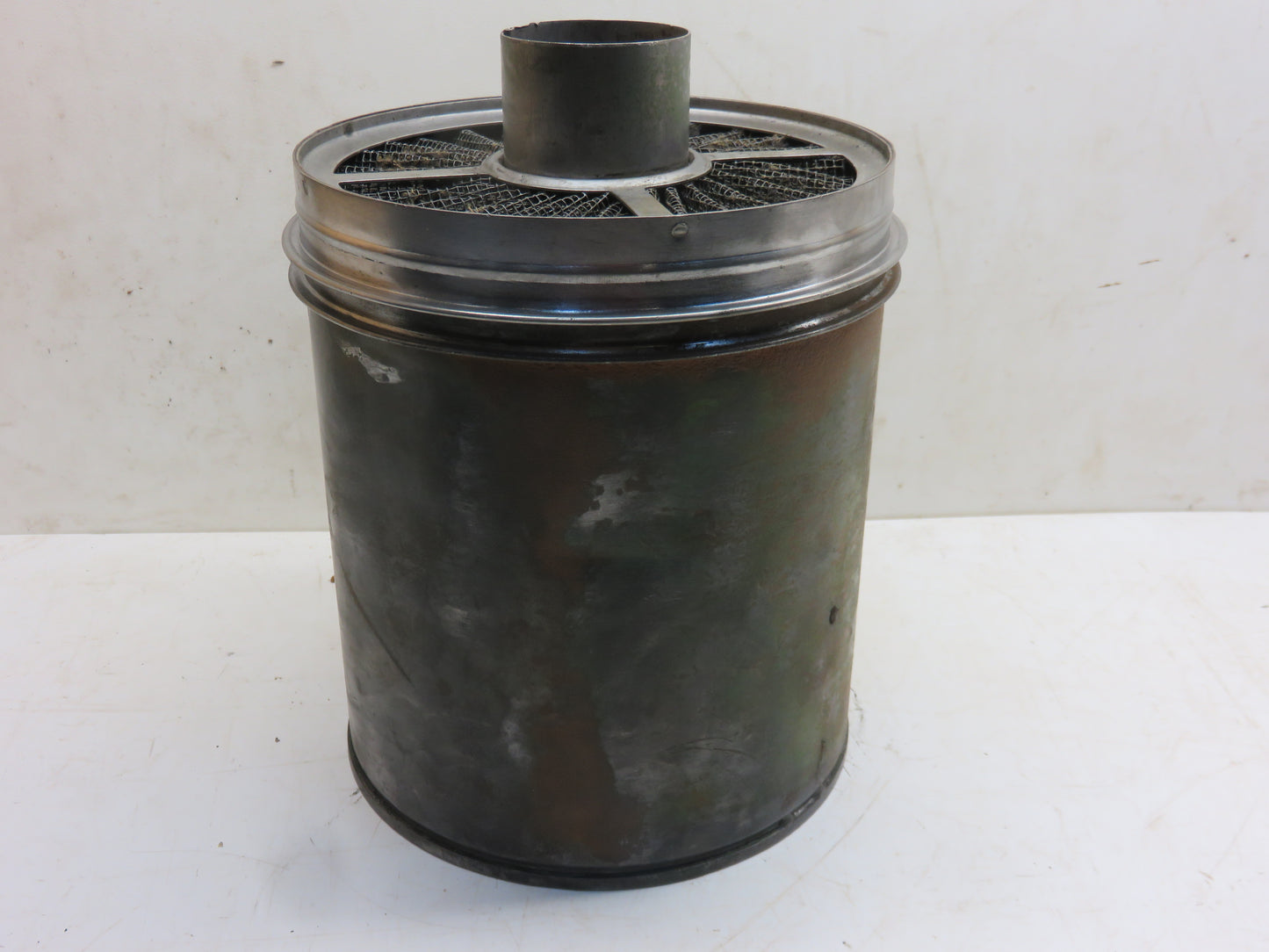 AD2816R John Deere Air Cleaner Body For D