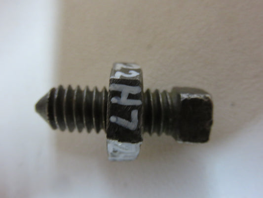 22H724A John Deere Set Screw For M, 40, 320, 420, 330, 430